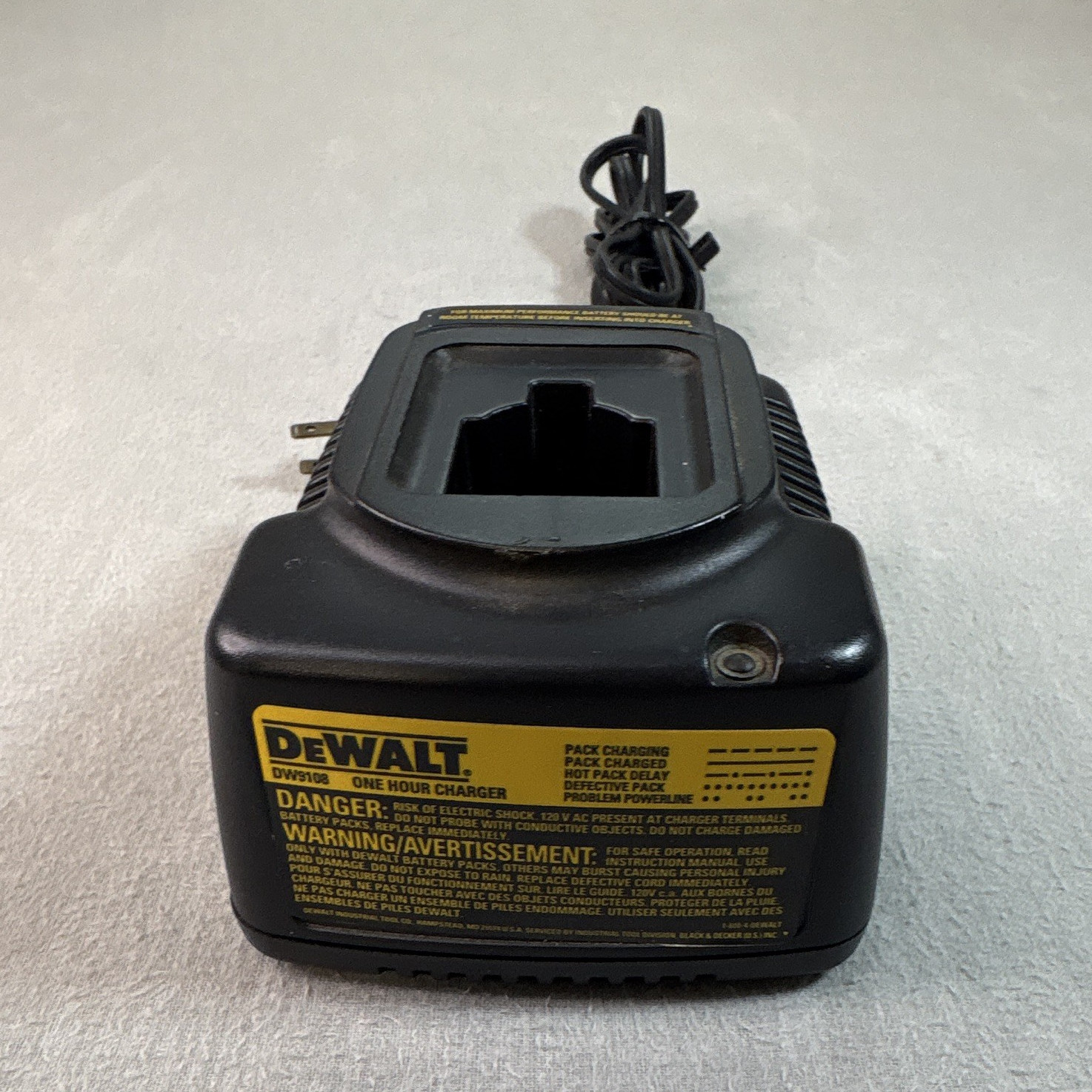 DEWALT DW9108 120V One-Hour Power Tool Battery Charger, 1-Battery, Black