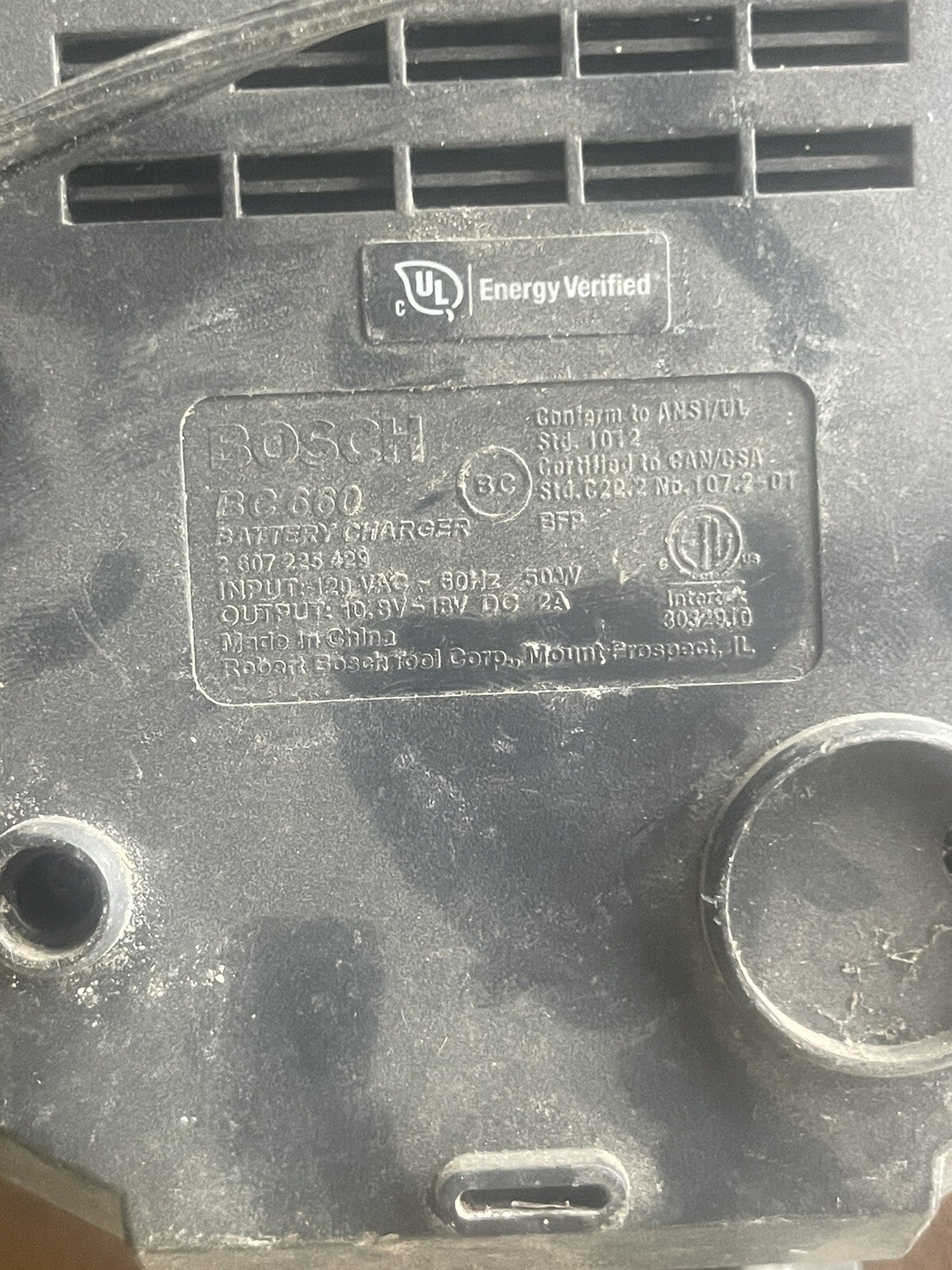 BOSCH 18v LI-ION BATTERY CHARGER MODEL: BC660 Tested BH
