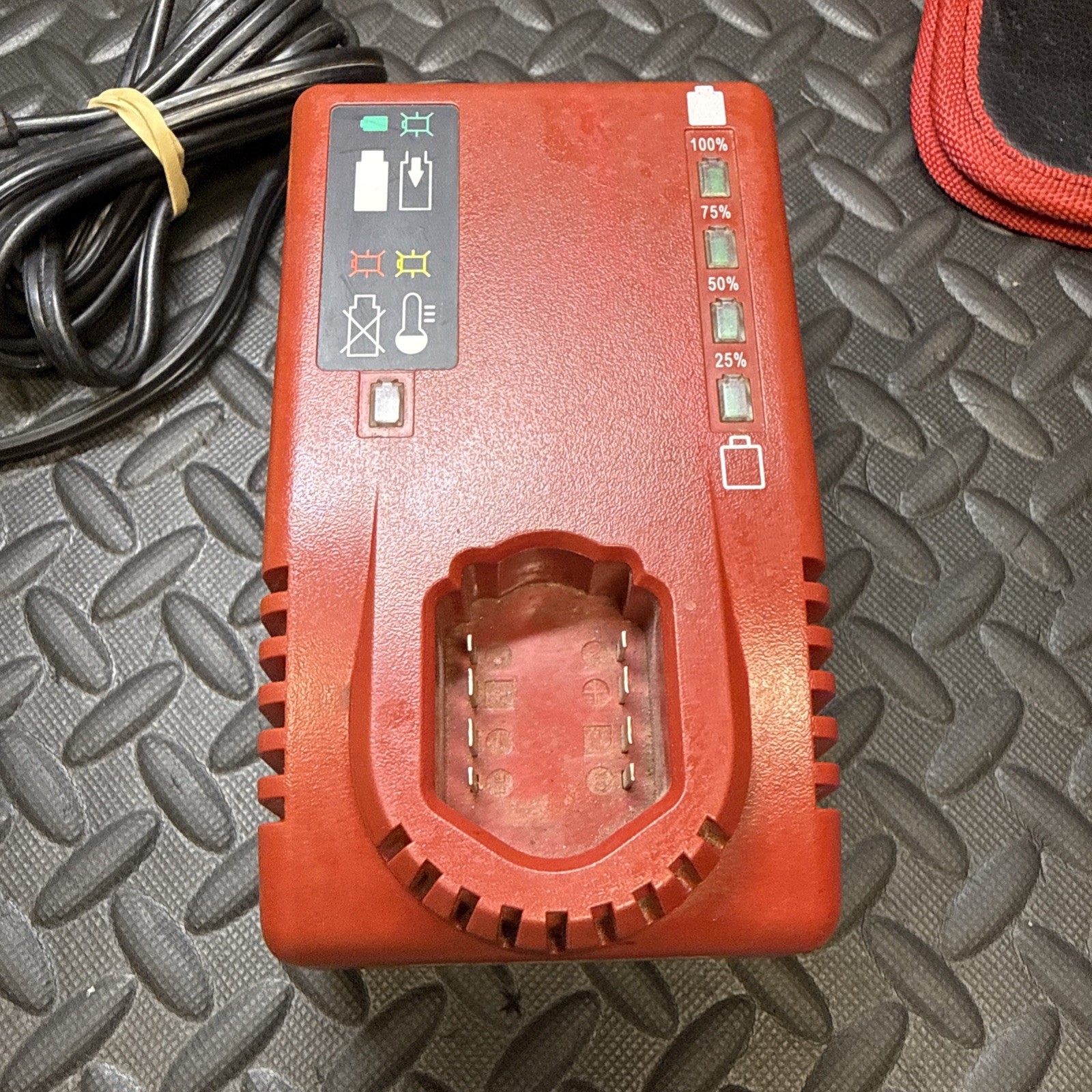 Snap-on CTC772 Lithium Battery Charger 7.2V 14.4V MicroLithium Red Black