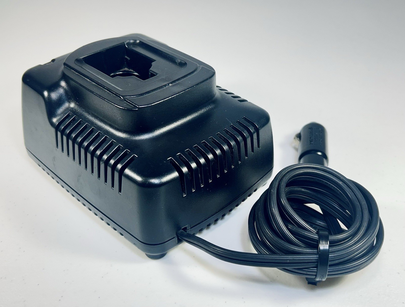 Dewalt DW9109 7.2-18V Vehicle Battery Charger Cigarette Lighter Plug