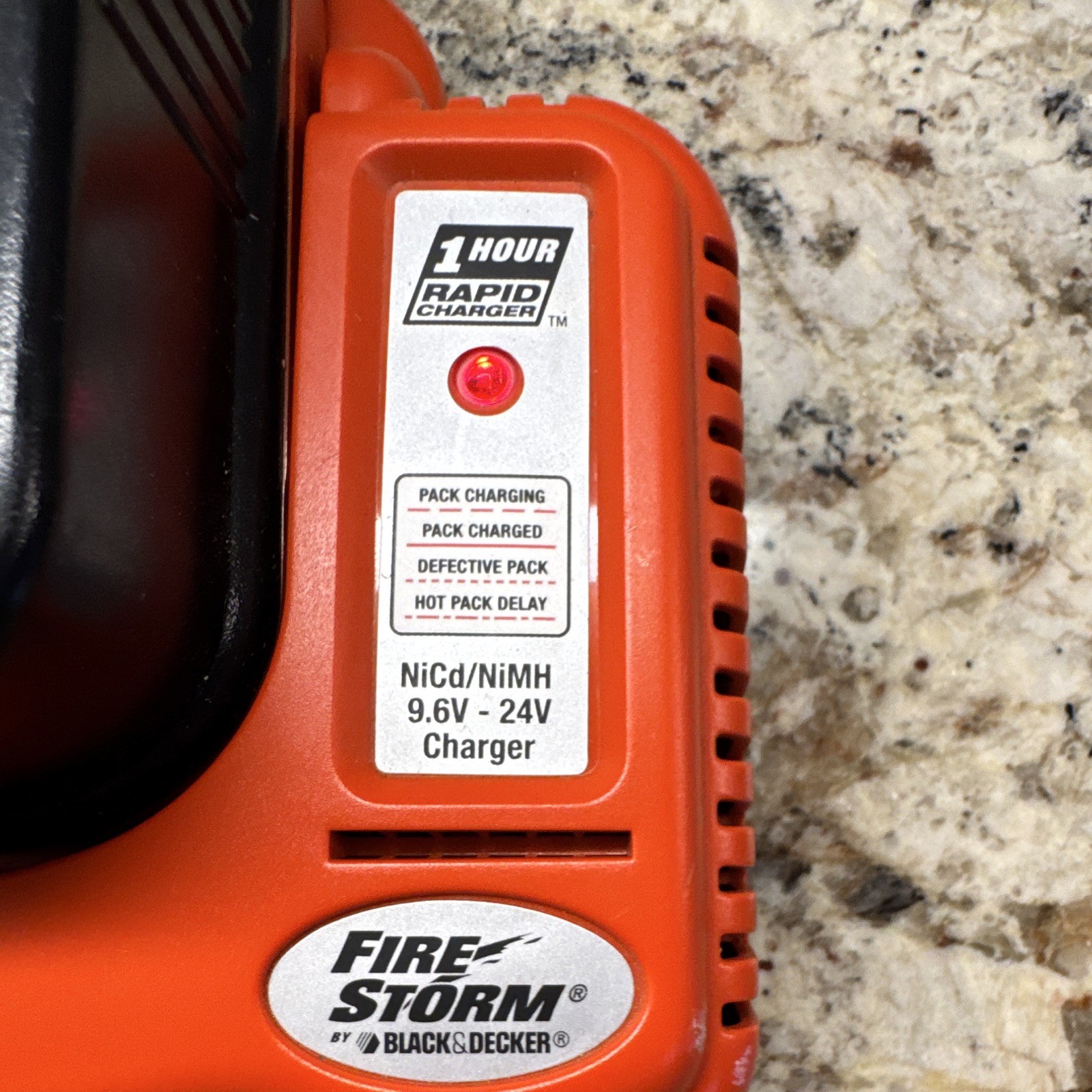 BLACK & DECKER Fire Storm 1-Hour Rapid Charger 9.6V-24V NiCd/NiMH BDFC240