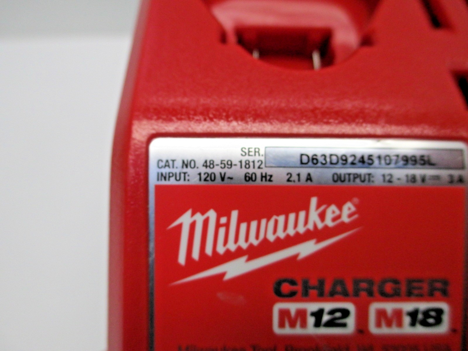 MILWAUKEE 12V 18V MULTI-VOLT LITHIUM ION BATTERY CHARGER OEM 48-59-1812 NEW