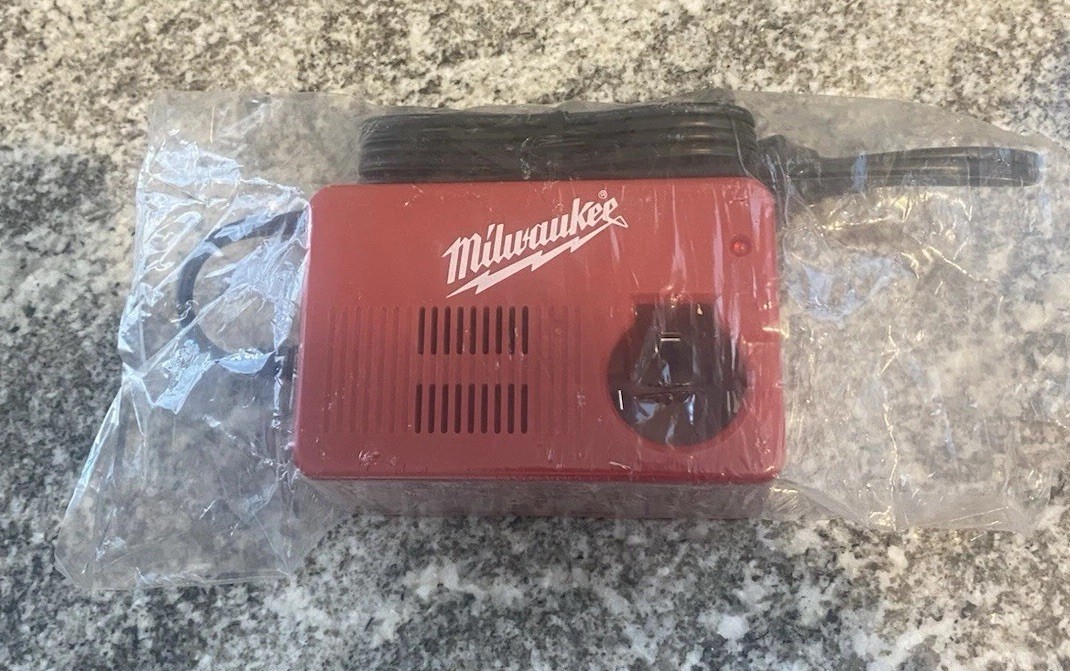 Milwaukee Vehicle Adapter Battery Charger 48-59-0181 12 Volts DC PLUG ONLY
