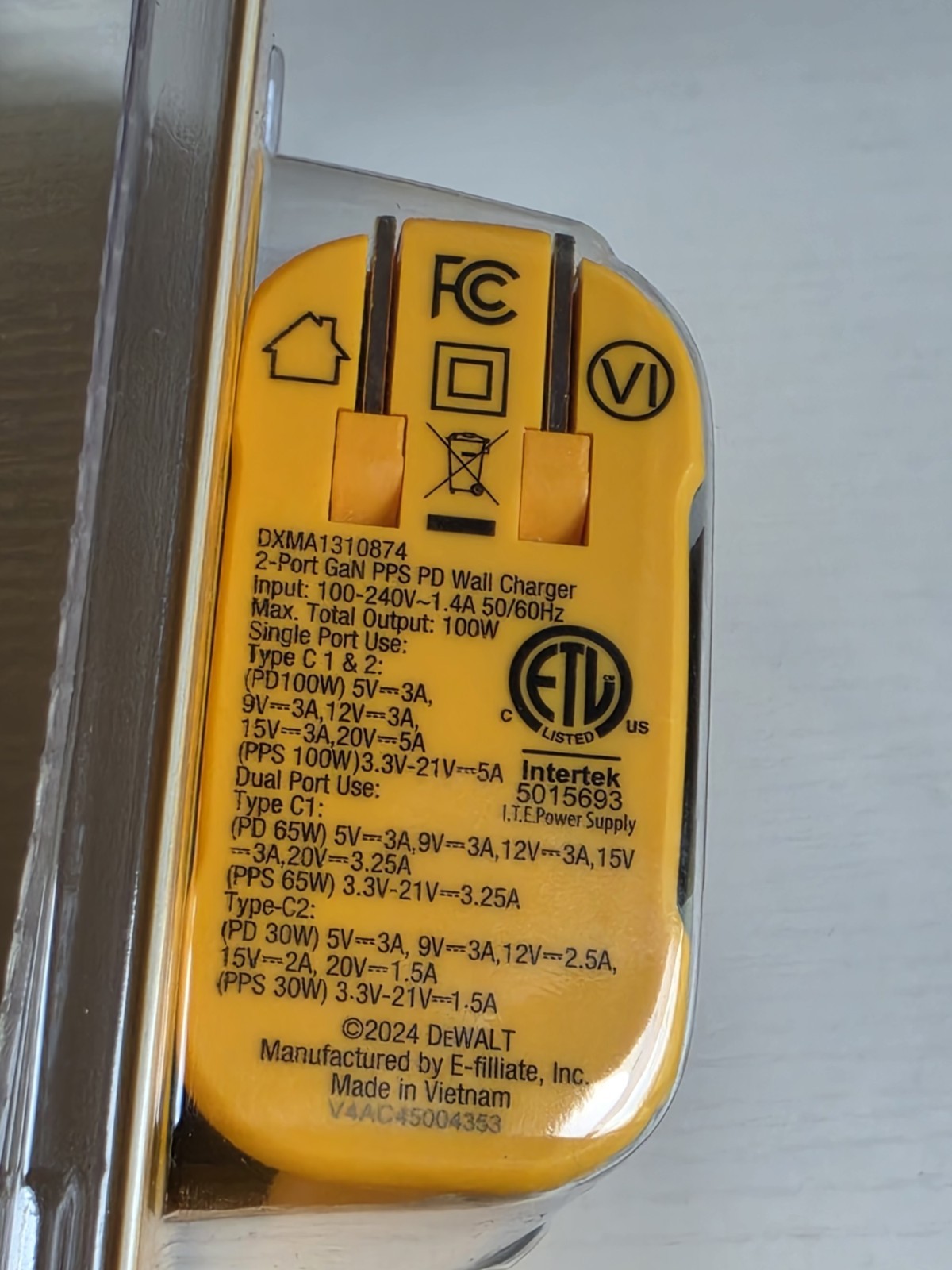 Dewalt 100-Watt 2-Port GaN PPS PD Wall Charger, DXMA1310874
