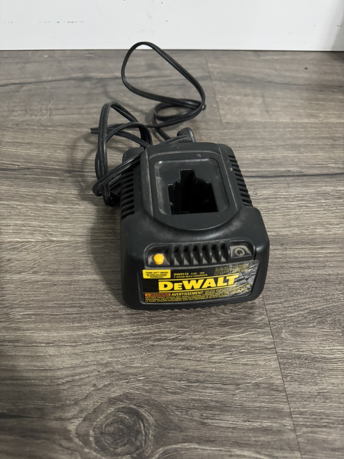 DeWalt DW9116 1 Hour NiCd Battery Charger 7.2V-18V