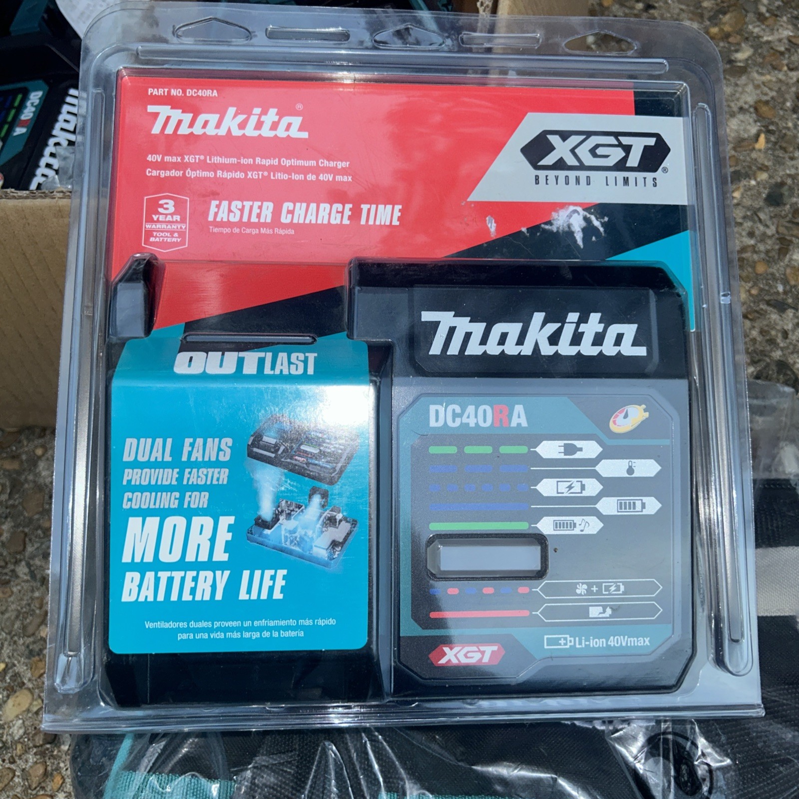 Makita DC40RA 40V Max XGT Rapid Optimum Charger – Black/Teal – New
