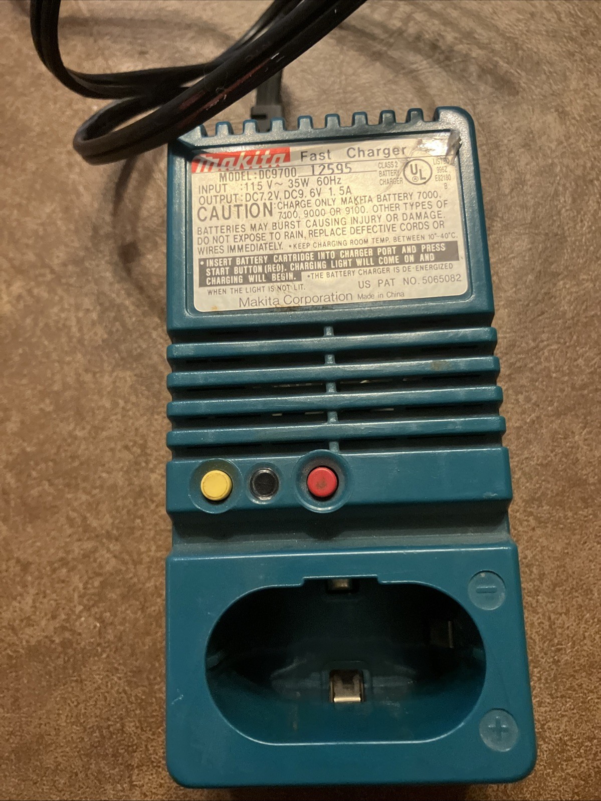 Makita DC9700A Battery Fast Charger 115V 35W 60 Hz In DC7.2V, DC9.6V 1.5A Output