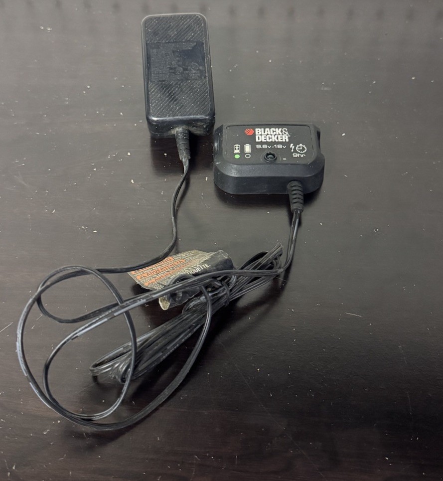 OEM Genuine BLACK & DECKER BATTERY CHARGER CHA005034 90556254