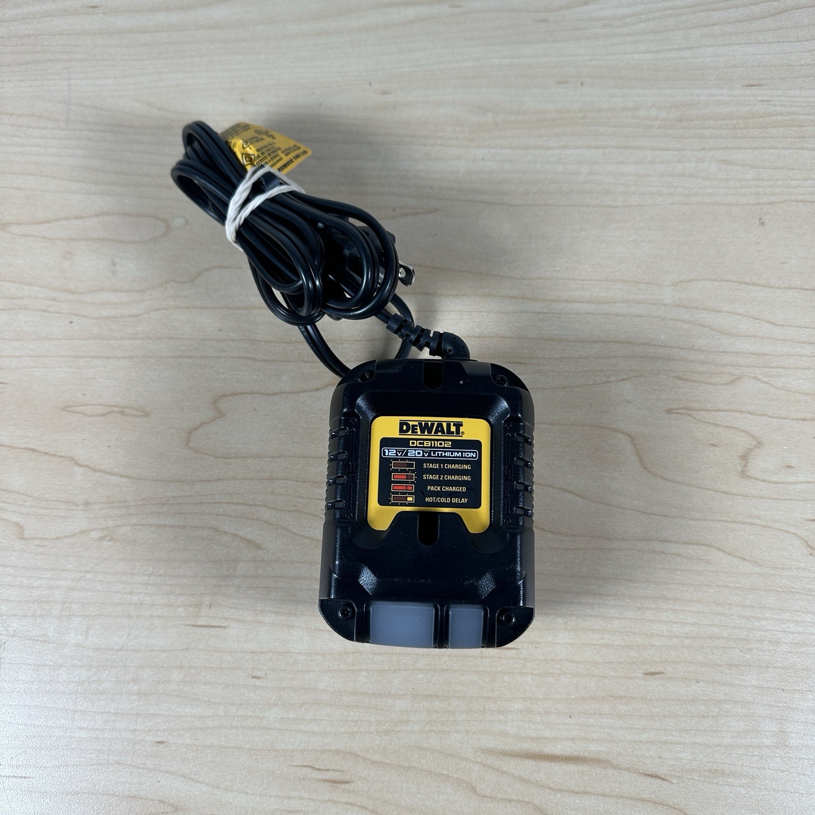 DEWALT DCB1102 12V/20V MAX FLEXVOLT 12Amp Battery Charger TESTED