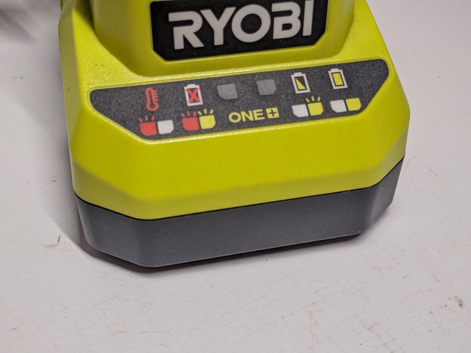 Ryobi PCG002 18V ONE+ Lithium Ion Battery Charger & 18V Battery Bundle TESTED