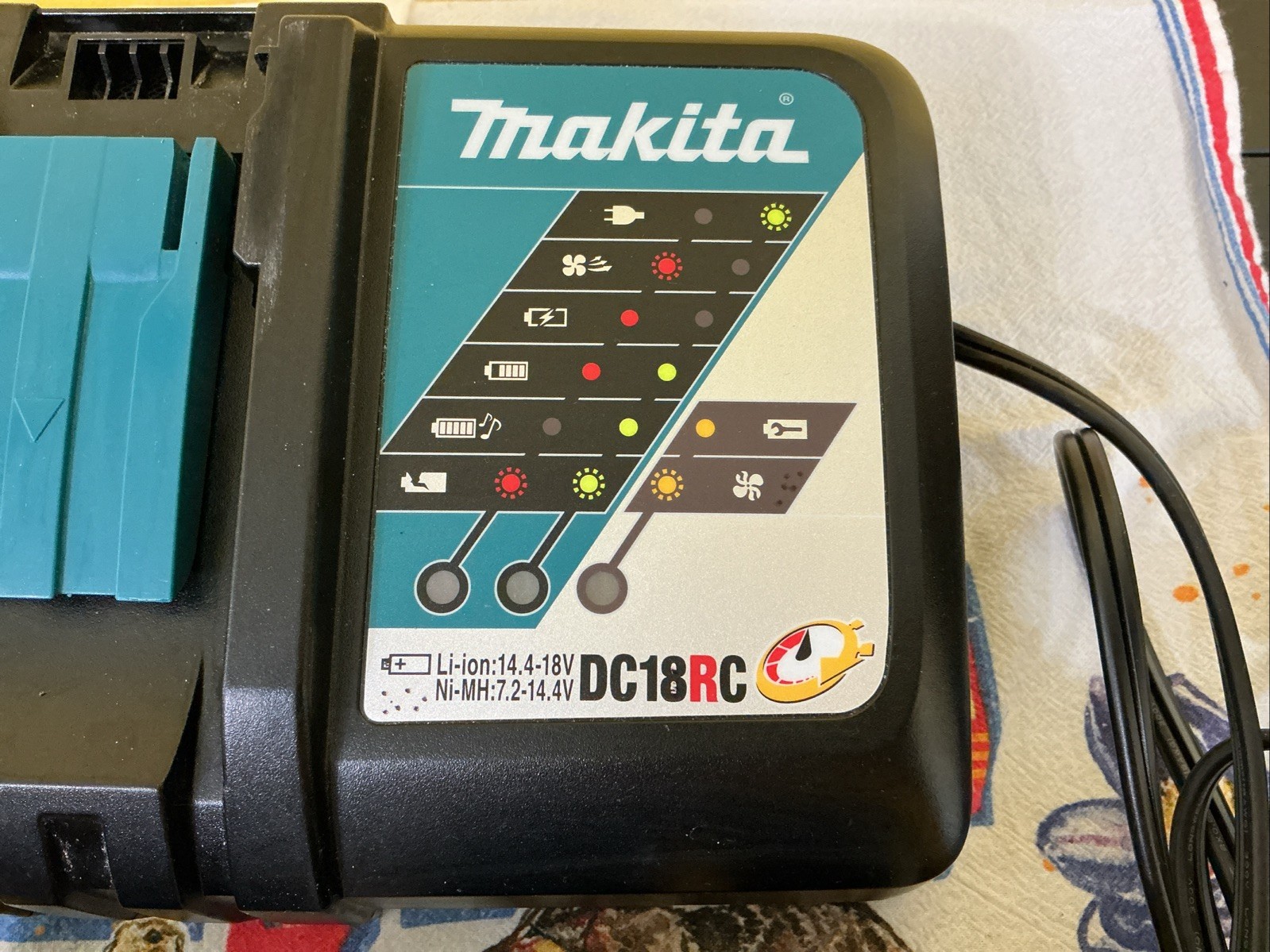 Makita Fast Charger DC18RC & Two Lithium-Ion 2.0 Ah 18V Batteries Charged!