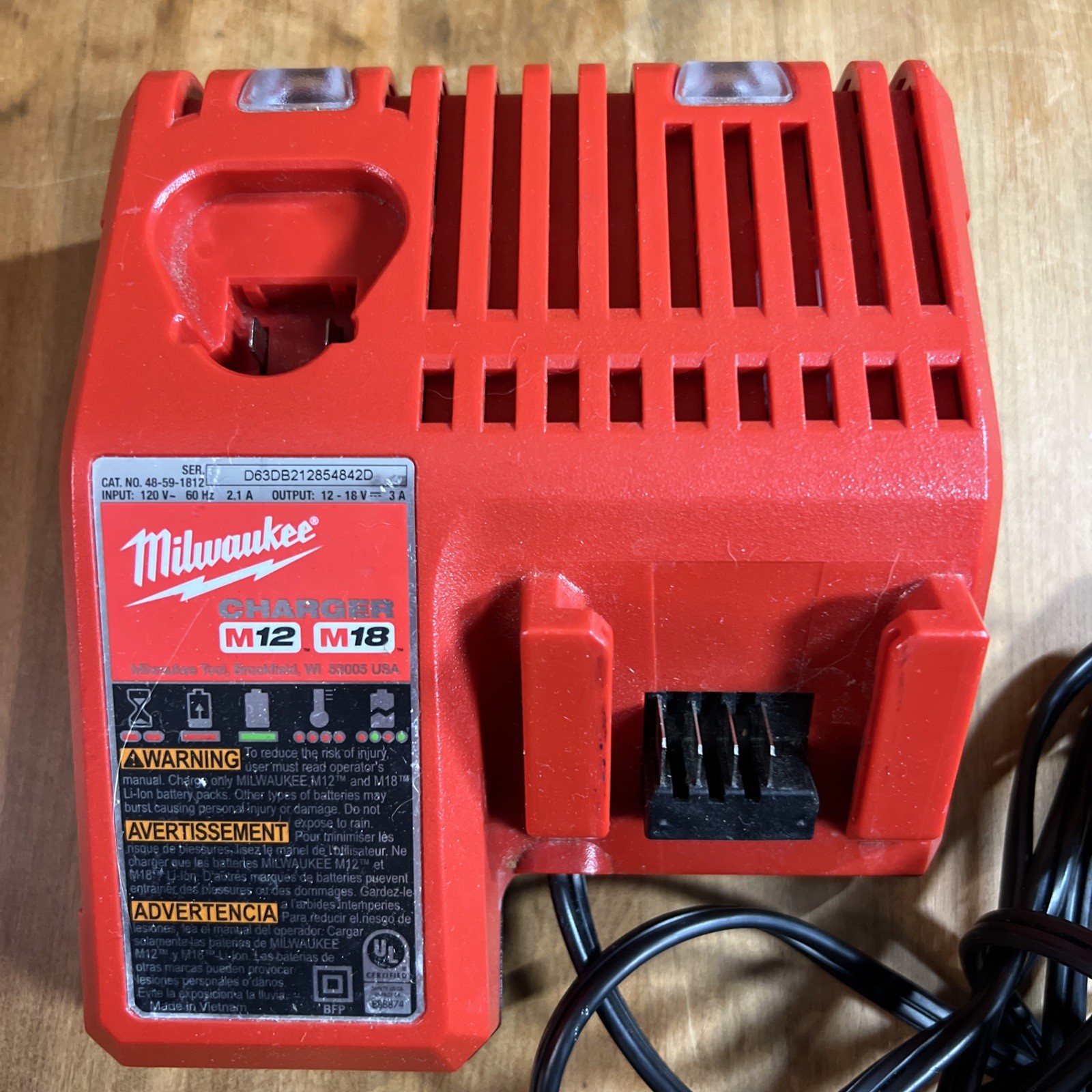 Milwaukee M12 M18 Power Tool Battery Charger Red 12-18V Model 48-59-1812