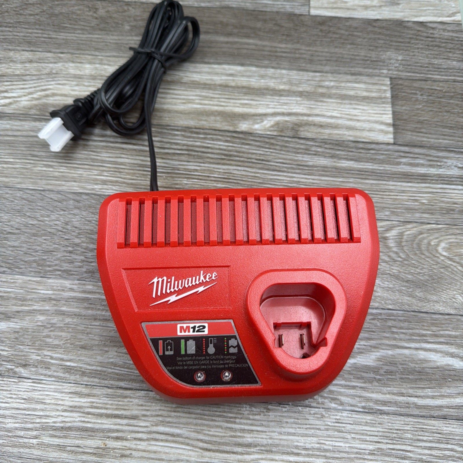 Milwaukee M12 Lithium Ion 12 Volt Battery Charger 48-59-2401