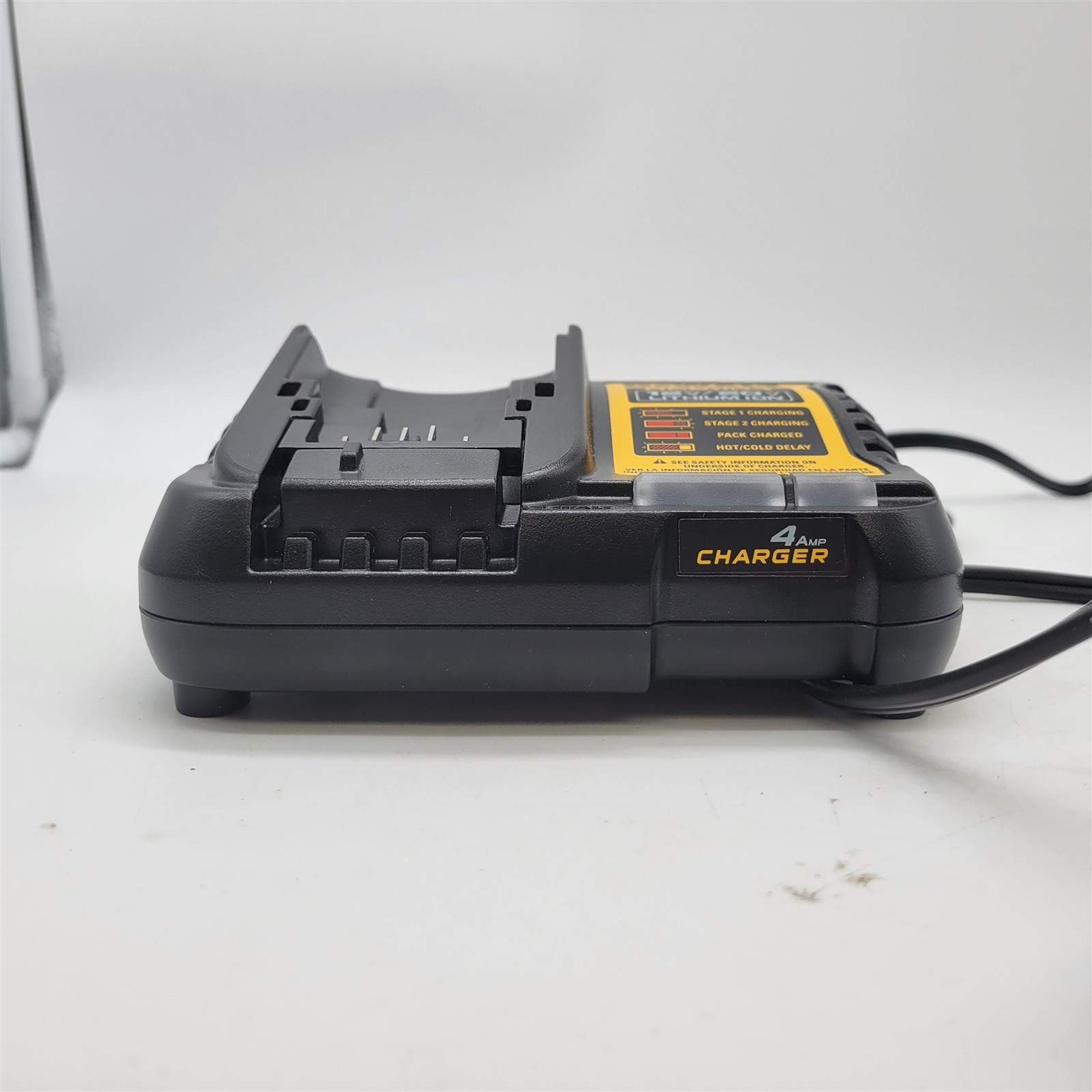 DEWALT 12V MAX/20V MAX Lithium Ion Battery Charger, 4 Amp (DCB1104)