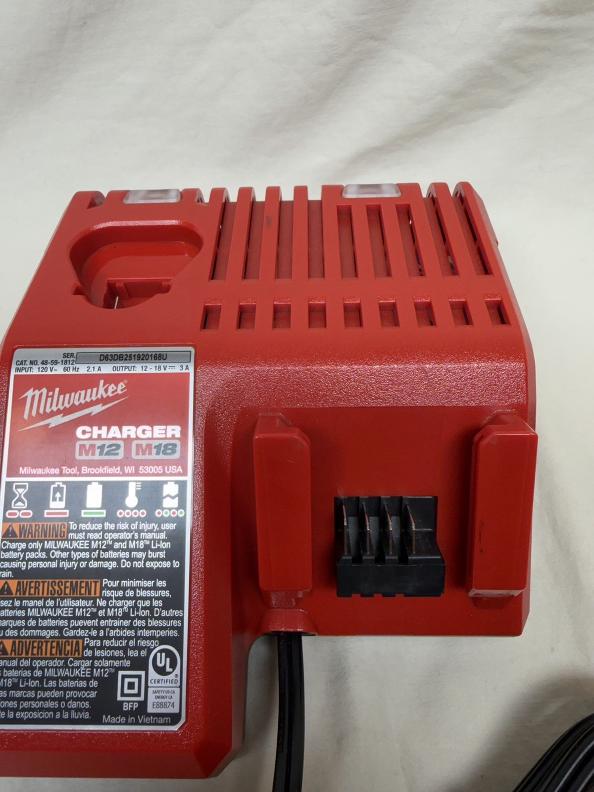 Genuine MILWAUKEE 48-59-1812 18V M12 / M18 LITHIUM ION CHARGER