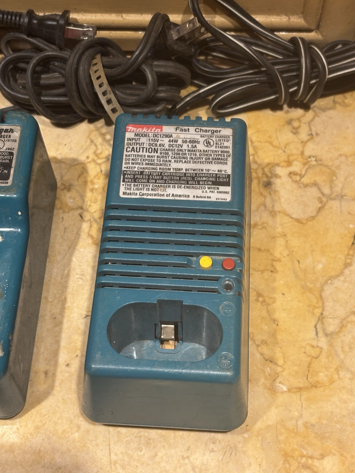 Makita DC1414 fast charger for 7.2V to 14.4V NiCd and NiMH Un Tested