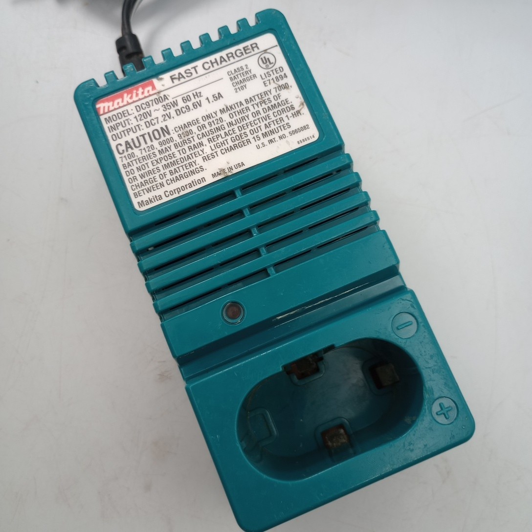 Makita DC9700A Fast Charger DC 7.2V 9.6V 1.5A Battery Charger SEE PHOTOS
