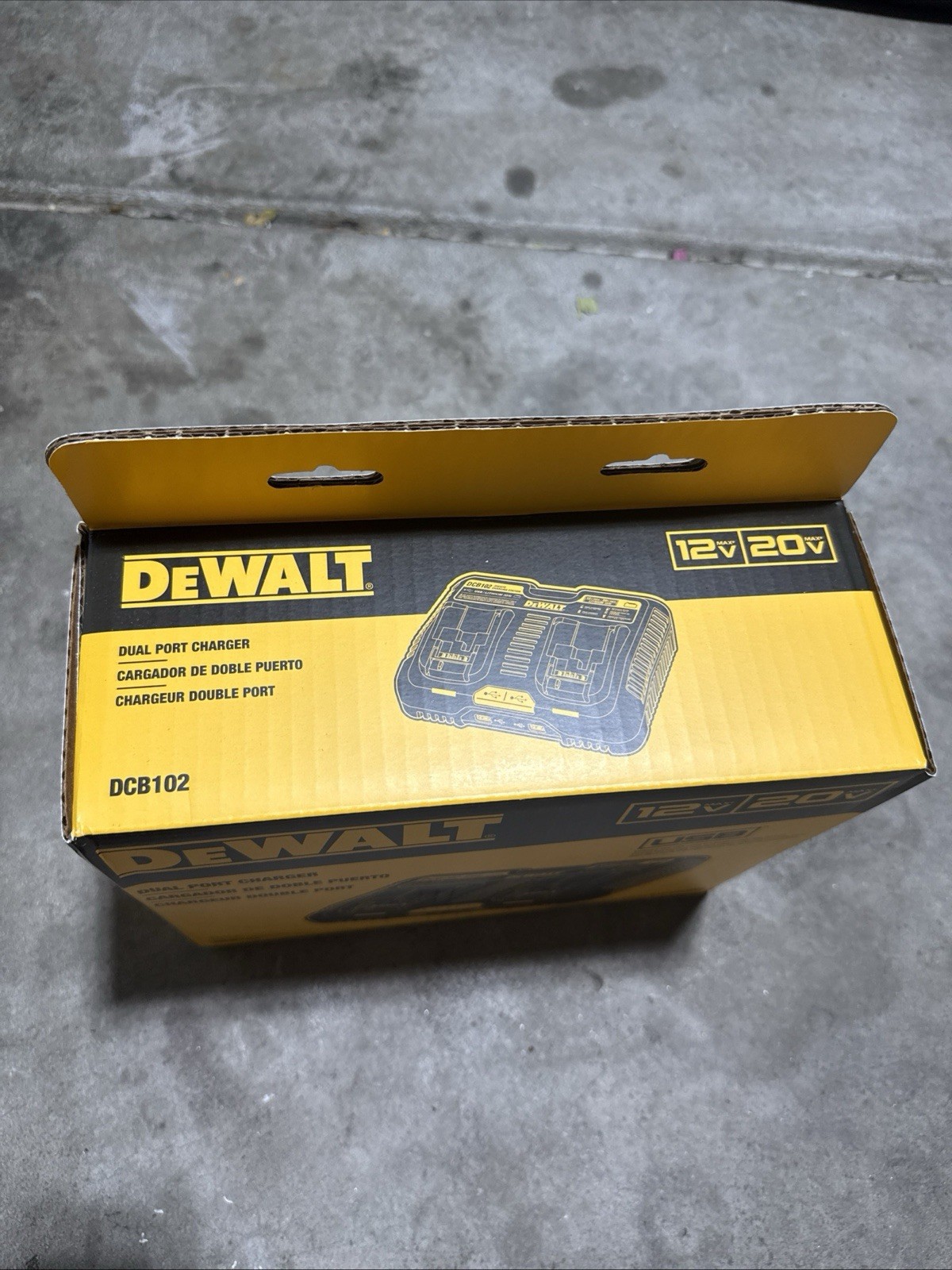 DEWALT 12V to 20V MAX Lithium-Ion Dual Port Charging Station
