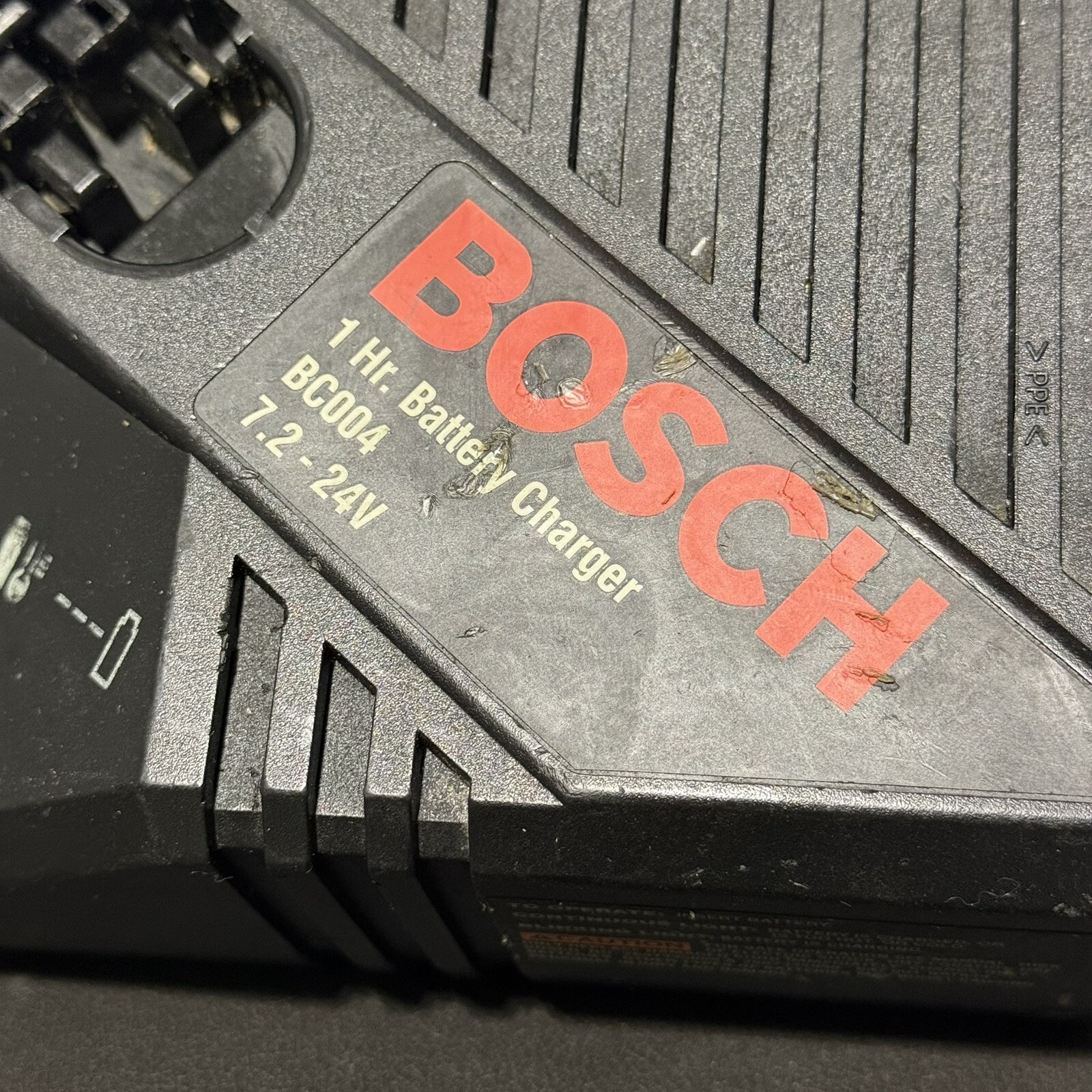 BOSCH GENUINE BC004 7.2V-24V 1 Hr Battery Charger Replaces BC130 BC016 BC005