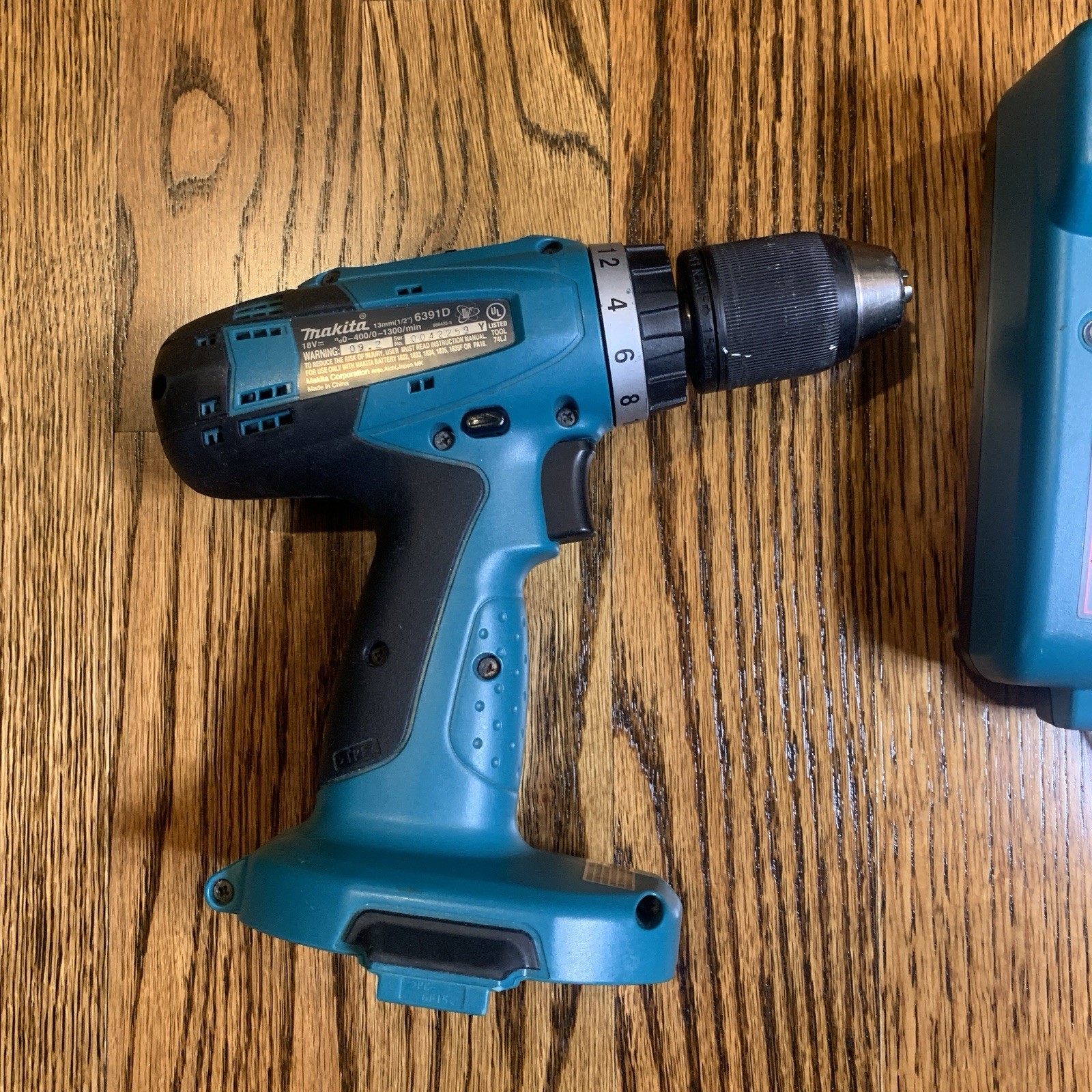 Genuine Makita DC1804T 7.2V-18V Ni-Mh Ni-Cd Battery Charger and Drill