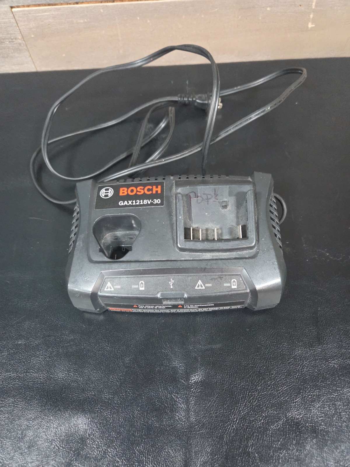 BOSCH Genuine GAX1218V-30 Lithium Ion Battery Charger 12V Max 18V USB Port