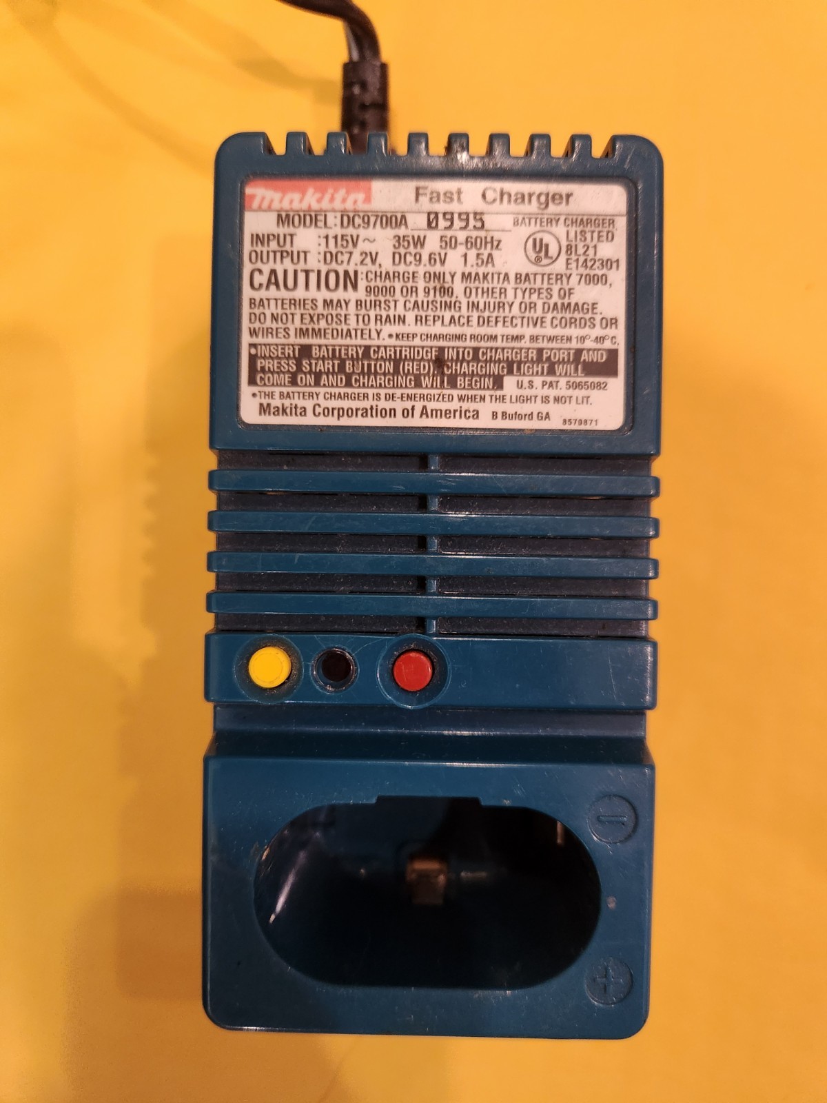 Makita DC9700A Fast Battery Charger 7.2 V, 9.6V , 1.5A, Tested Working