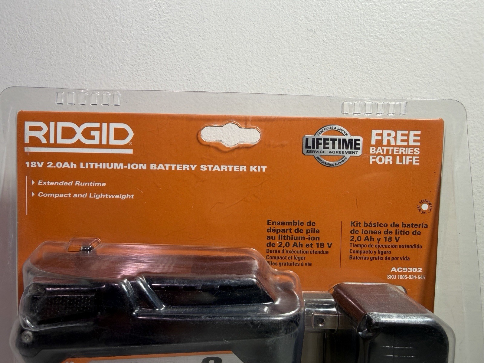 RIDGID 18V 2.0 Ah Lithium-Ion Battery + Charger Starter Kit AC9302