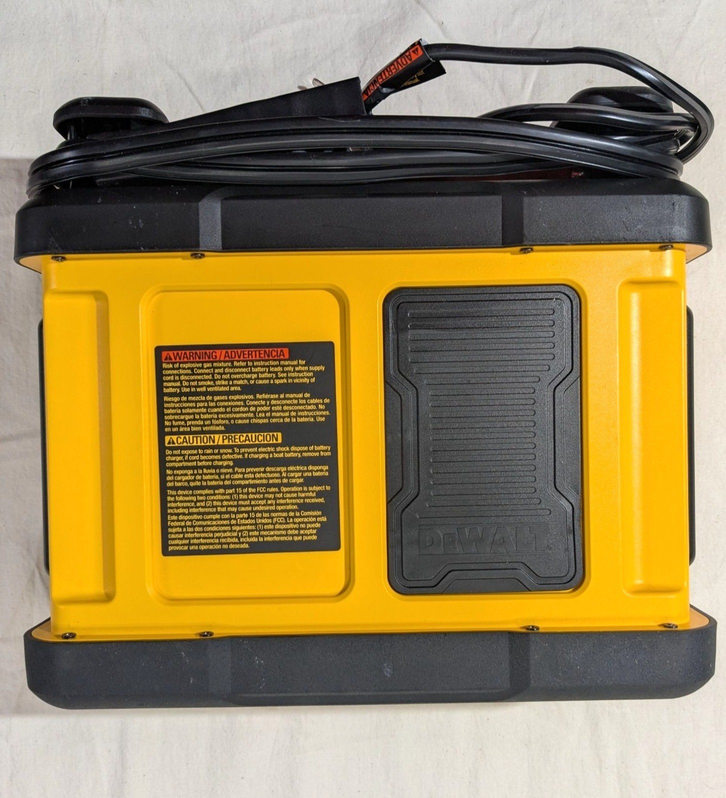 DEWALT DXAEC100 Battery Charger/Maintainer With 100A Engine Start 12V