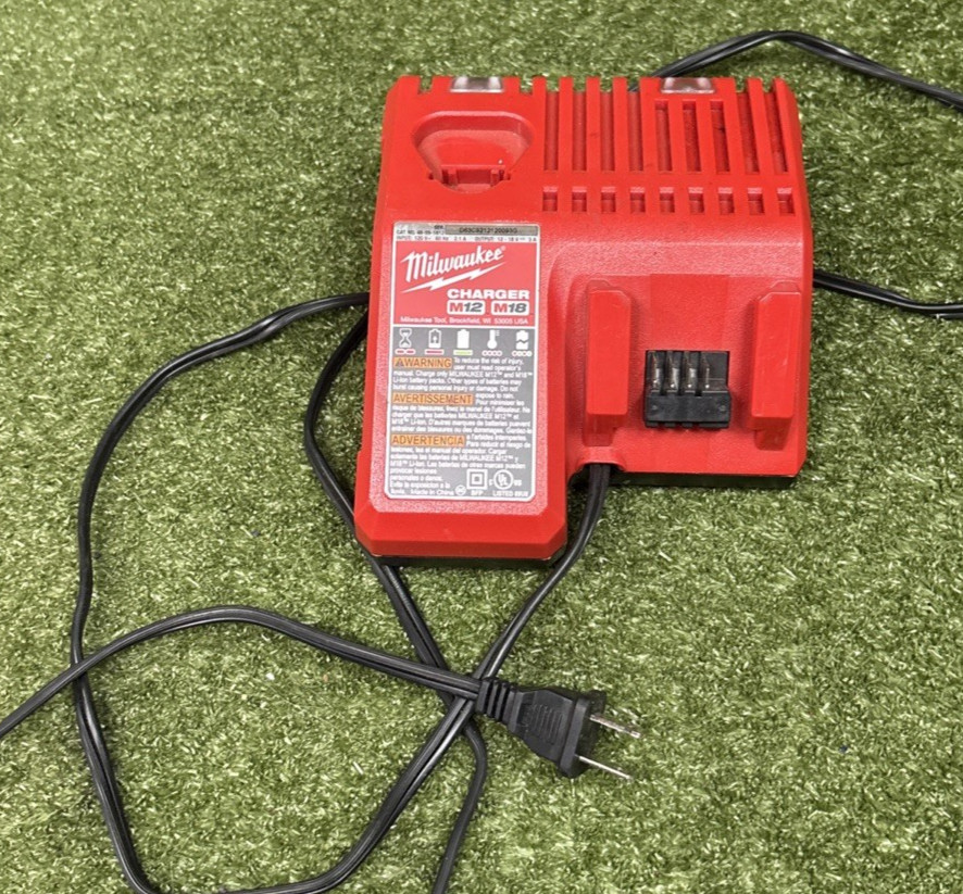 Milwaukee 48-59-1808 M12 and M18 Rapid Charger