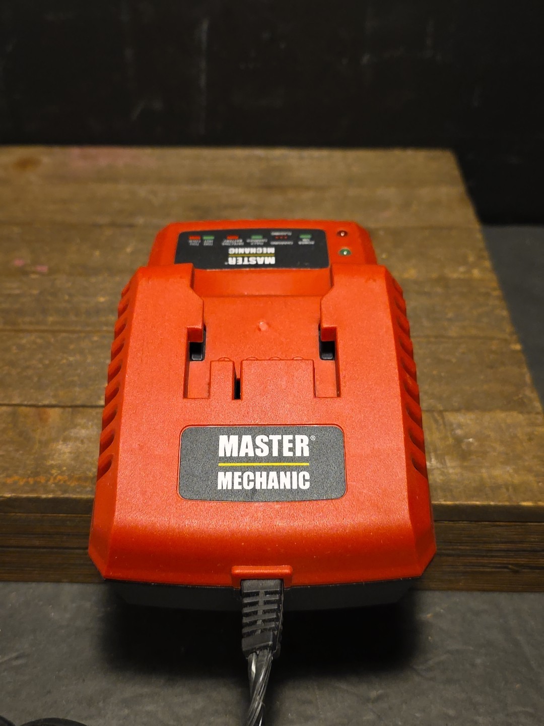 Master Mechanic 18v 2.2 Amp Smart Class 2 Battery Charger Model 148197