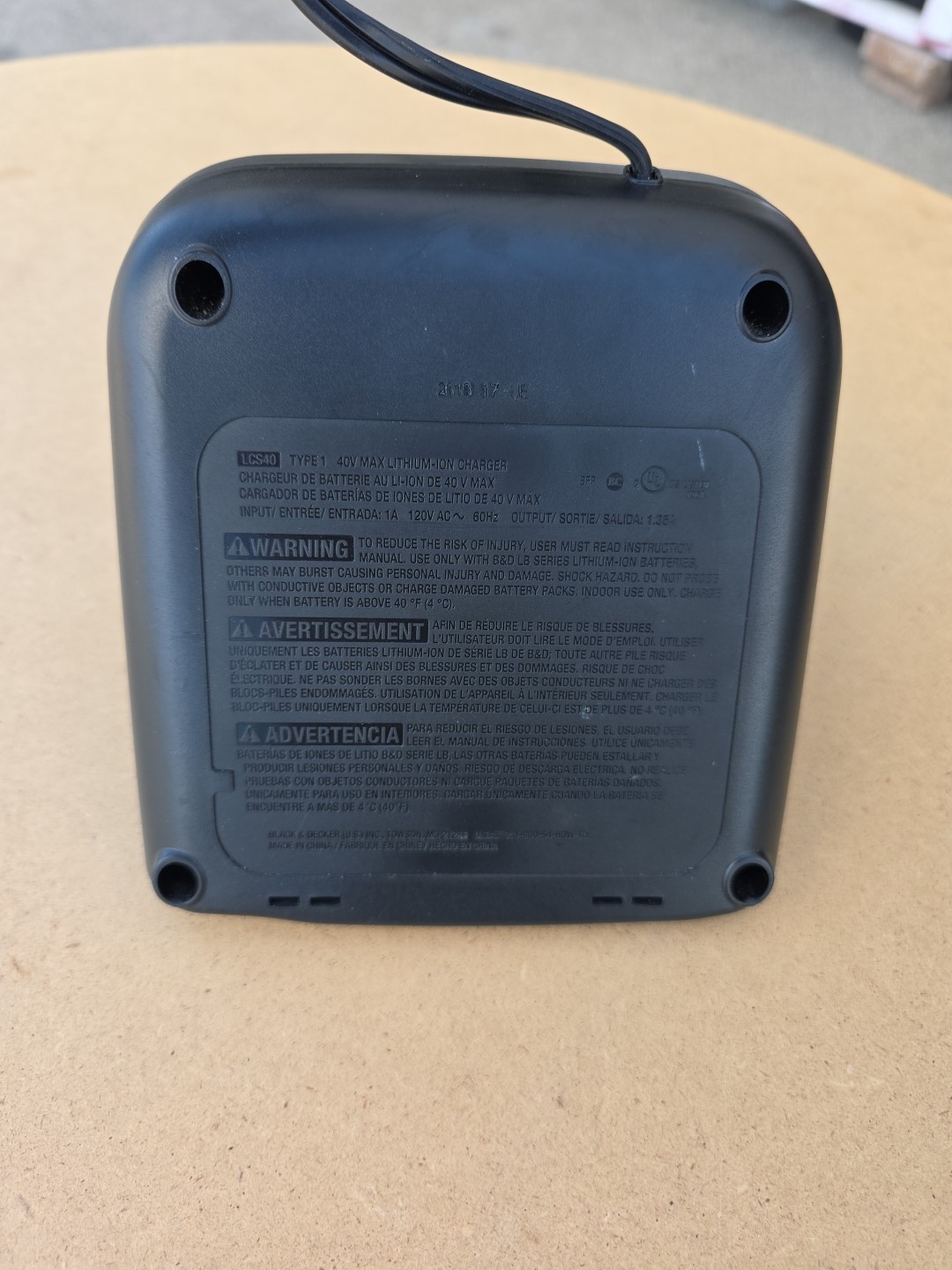 BLACK+DECKER 40V MAX* Battery Fast Charger (LCS40) lithium Ion New Open Box.