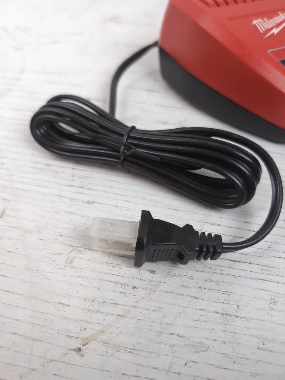 Milwaukee M12 12 Volt Charger Red Lithium-Ion 48-59-2401 GENUINE – New Open Box