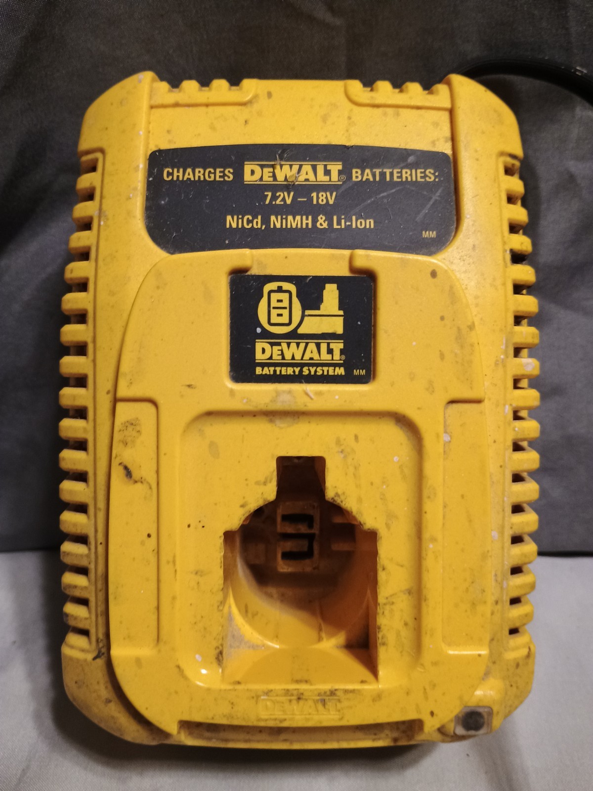 Dewalt Tool Battery Charger DC9310 Yellow For 7.2 To 18v Batteries Speed Charger