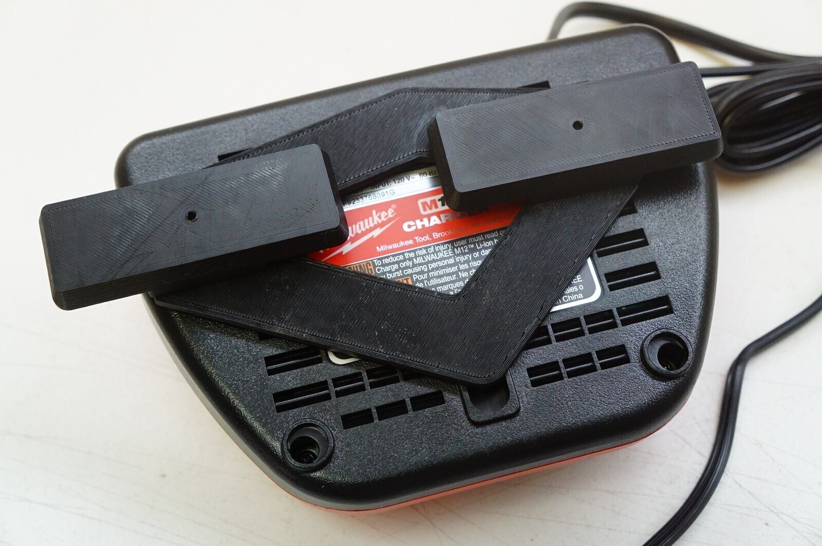 M12 M18 Battery Charger Mount Milwaukee Compact Wall Plate PACKOUT 48-22-8486