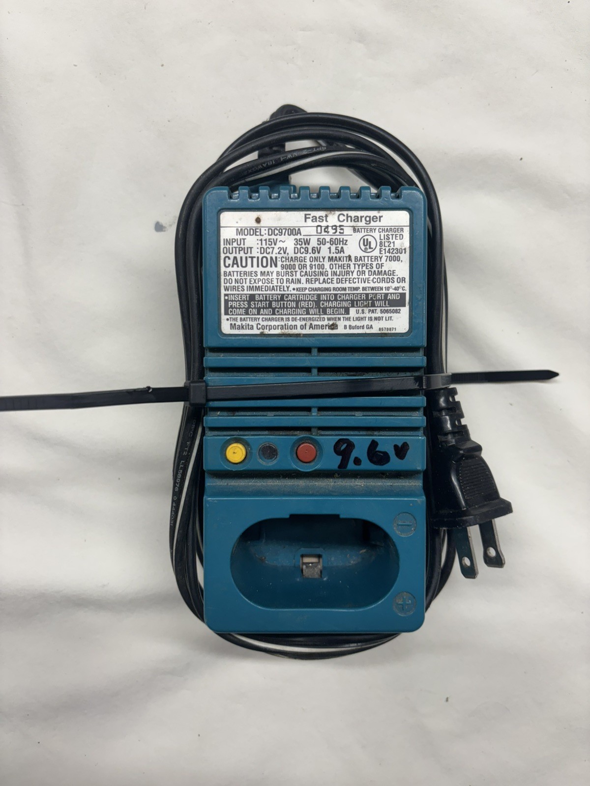 Makita Battery Fast Charger 120V 35W 60 Hz DC7.2V, DC9.6V 1.5A DC9700A DC9700