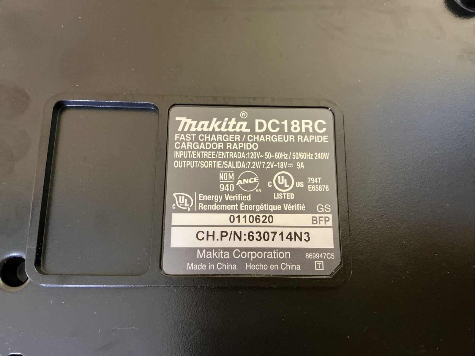 Makita Fast Charger DC18RC & Two Lithium-Ion 2.0 Ah 18V Batteries Charged!