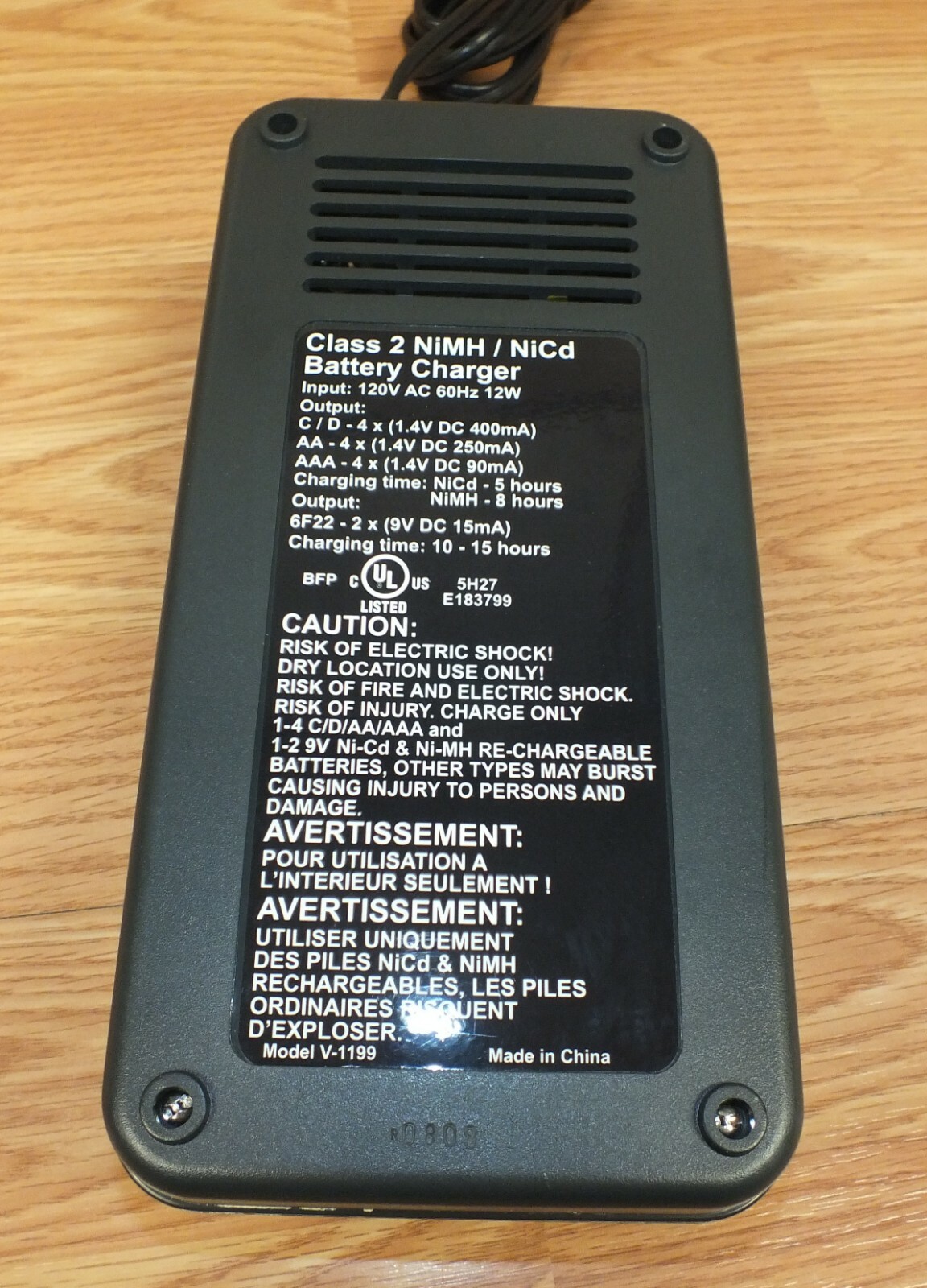 Unbranded (V-1199) NI-MH NI-CD Multi Sive & Voltage Battery Charger **READ**