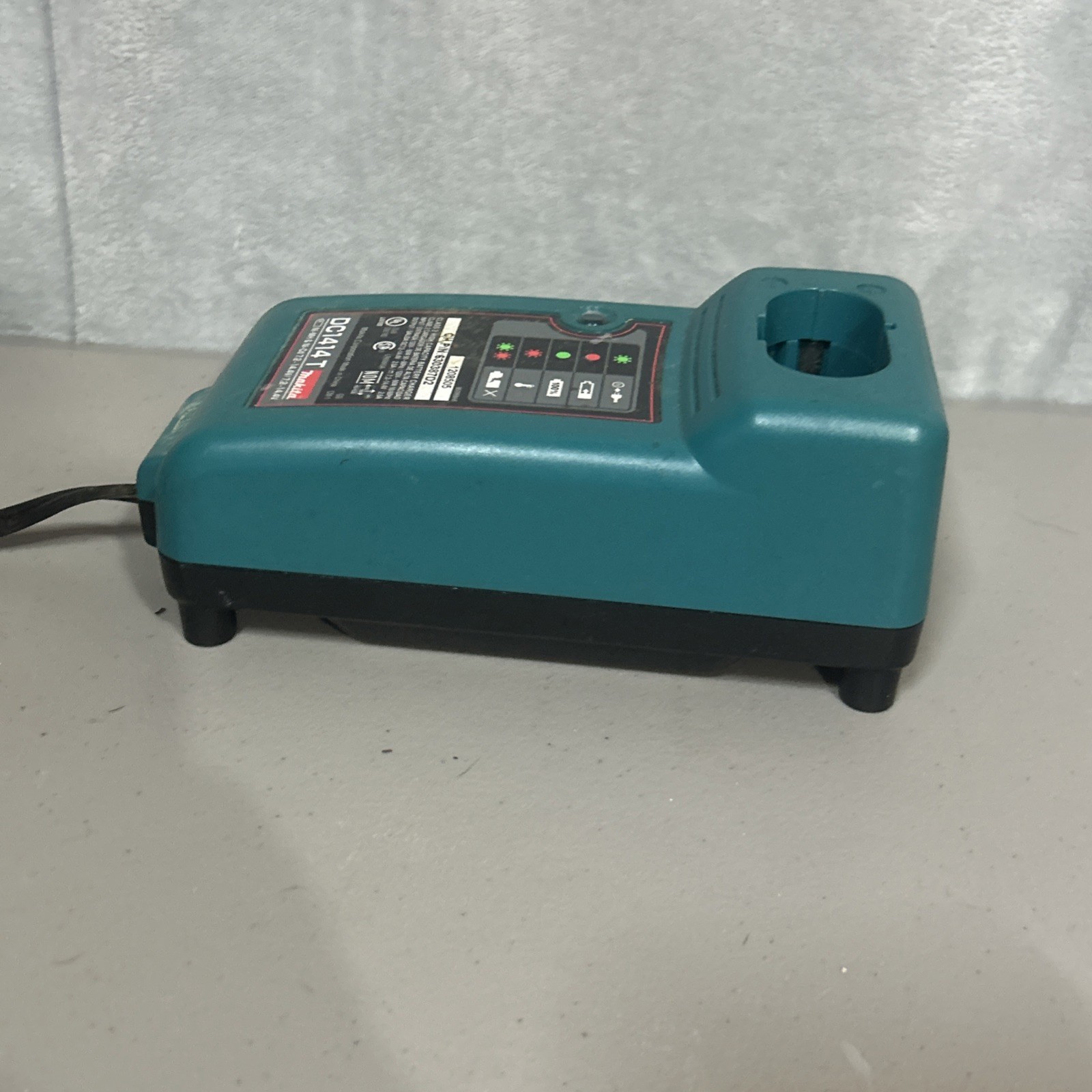 Makita Charger DC1414 T Ni-MH & Ni-Cd 7.2-14.4V Battery Charger Tested Cb2