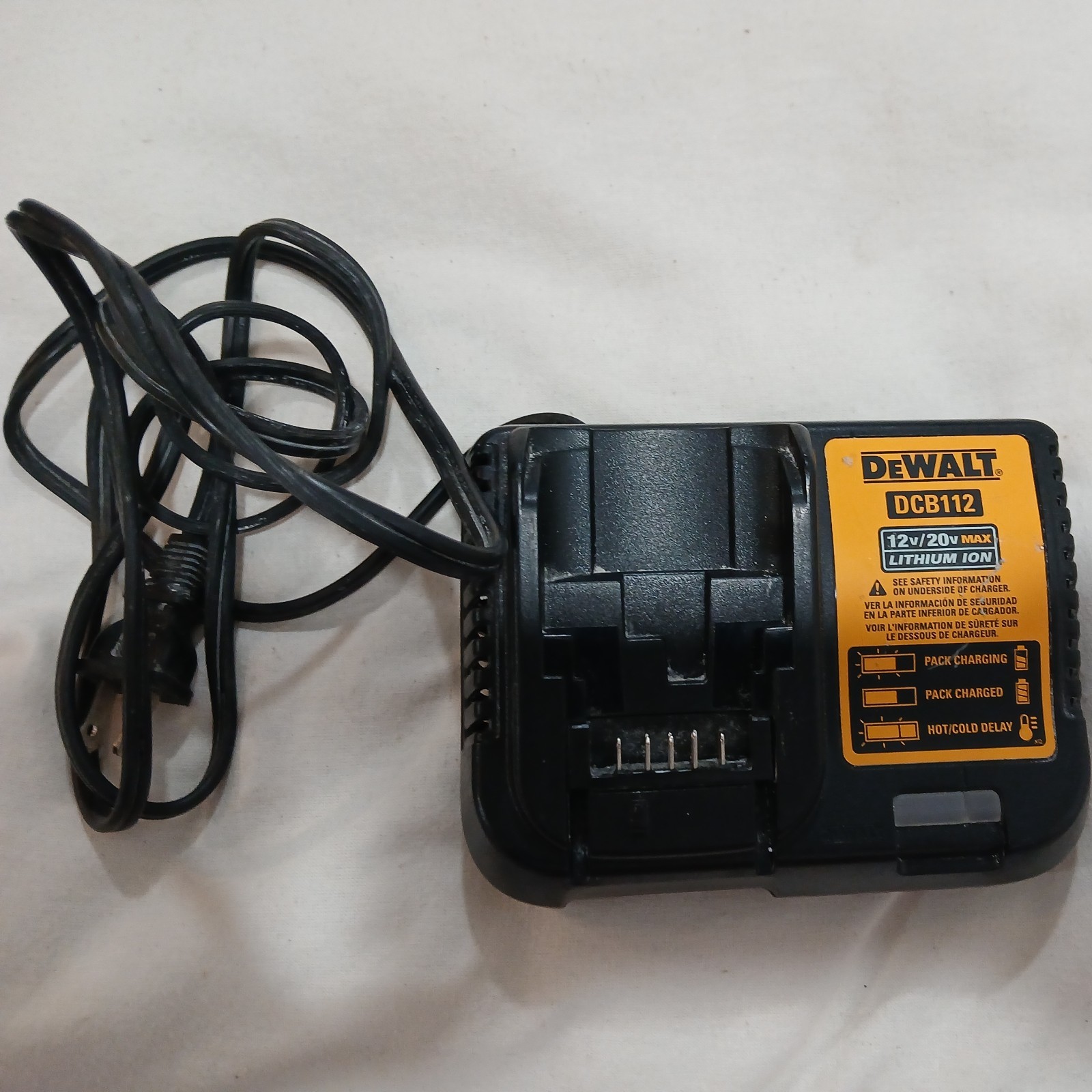 DEWALT DCB115 12V-20V MAX Li-Ion
