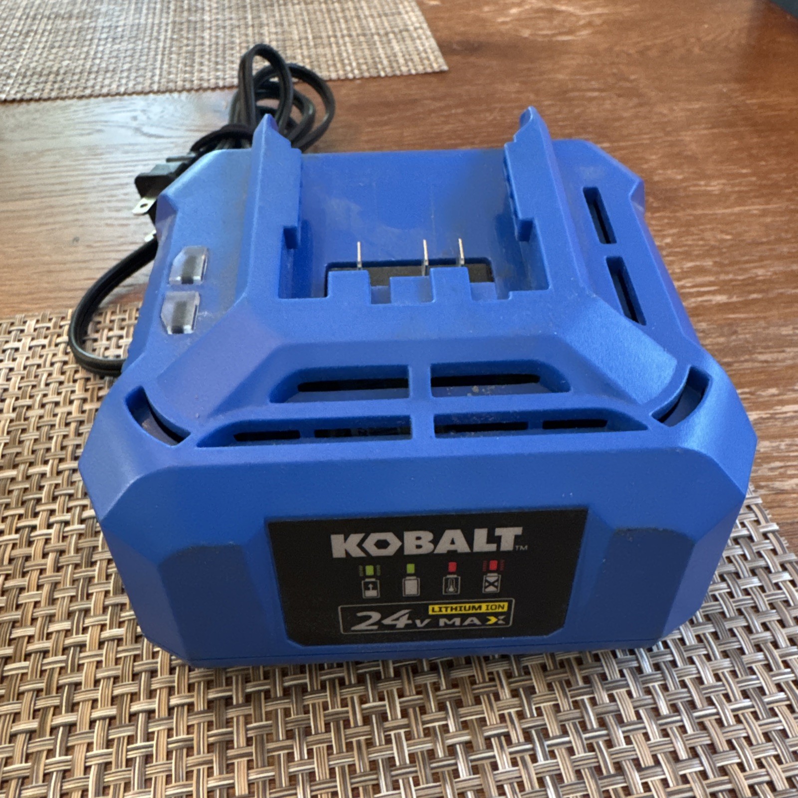 Kobalt 24V Max Power Tool Battery Charger KCH 2401-03