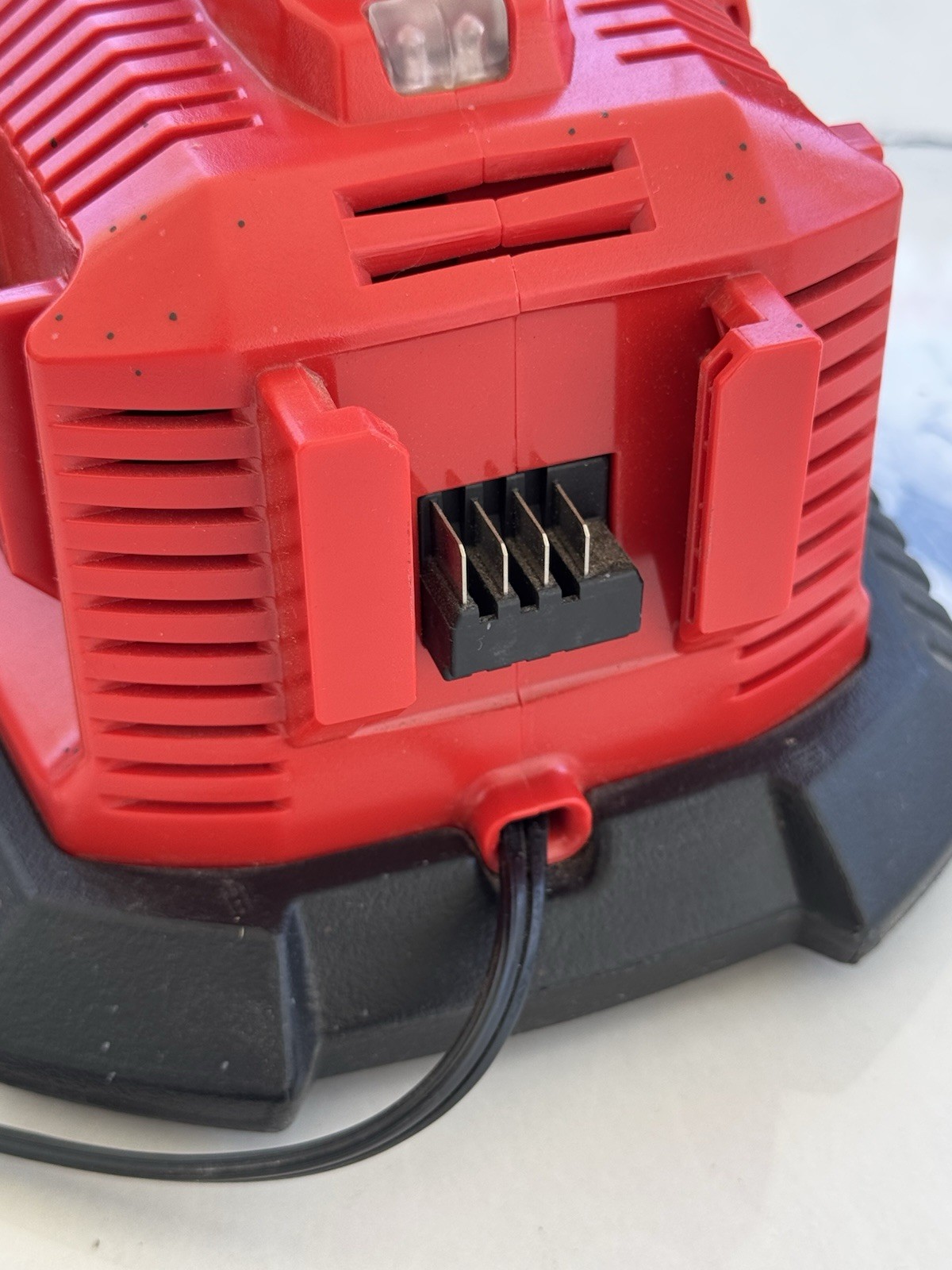 Milwaukee Tools 48-59-1806 M18 Lithium 6-Port Six Pack Battery Charger 18V