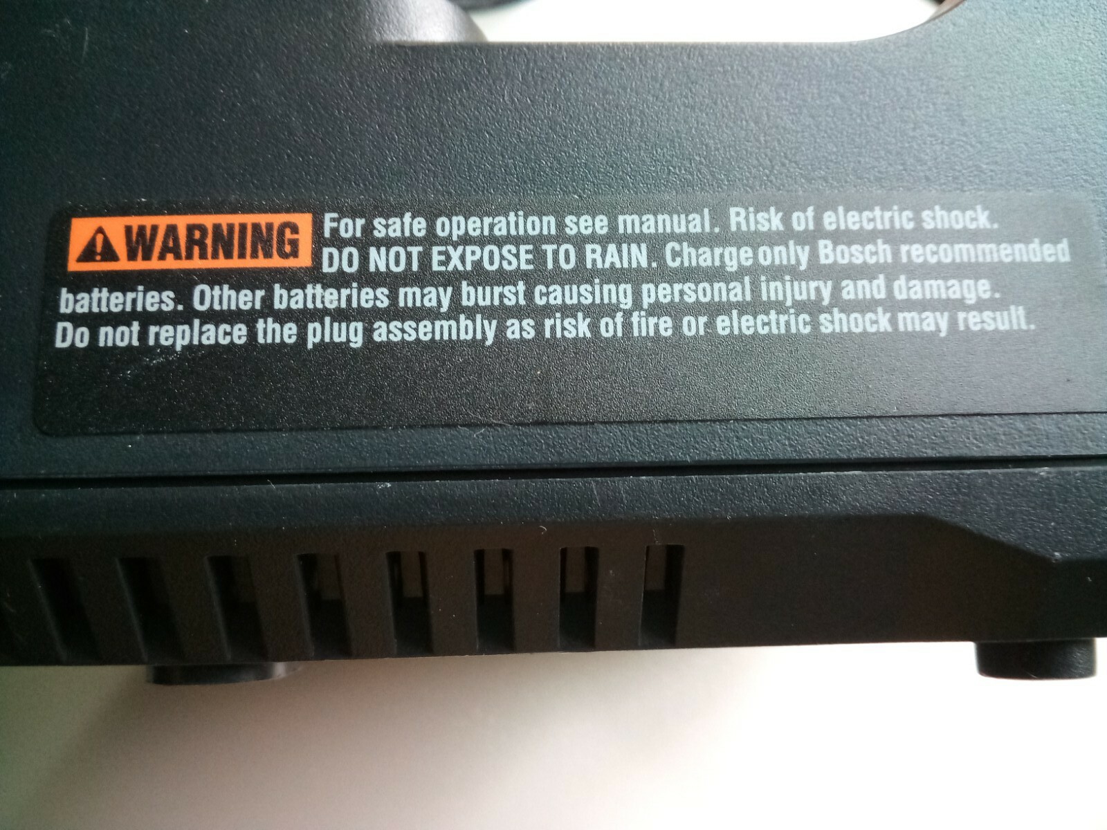 Bosch Professional GAL18V-40 Battery Charger