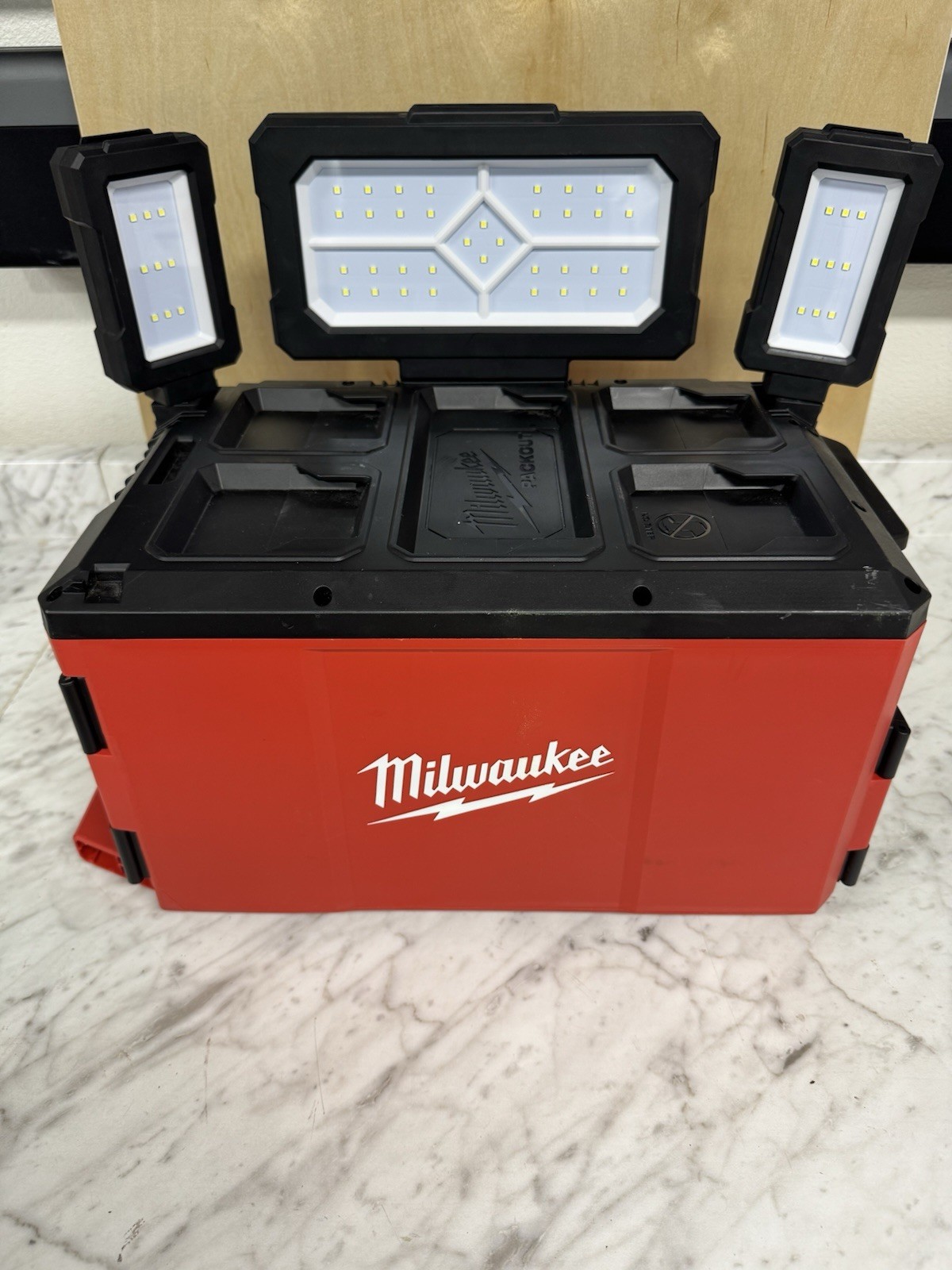 Milwaukee Packout Light/Charger 18V Red 2357-20 USB Output Power Tool NO BOX!