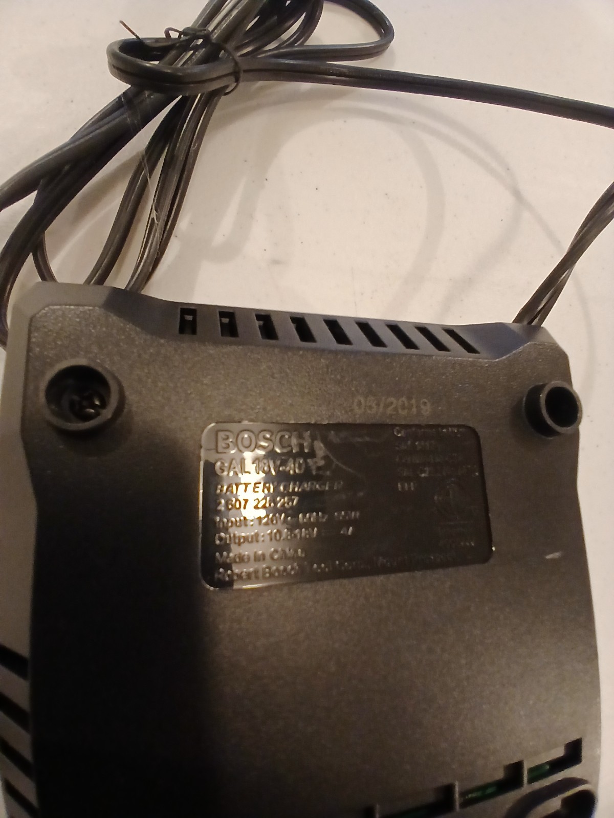 Bosch Professional GAL18V-40 18V Lithium-Ion Fast Battery Charger Genuine OEM