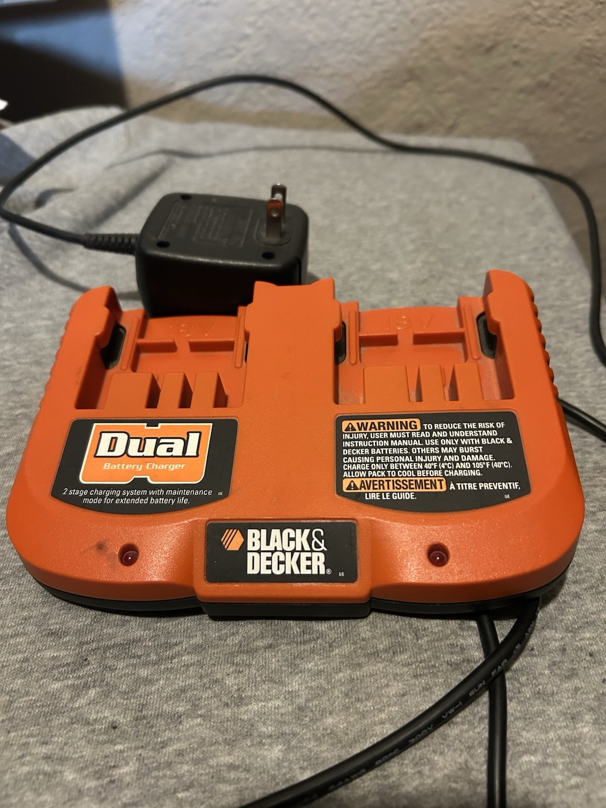 Black & Decker Fire Storm 18V Dual Port Battery Charger Model UD-18V2C Tested