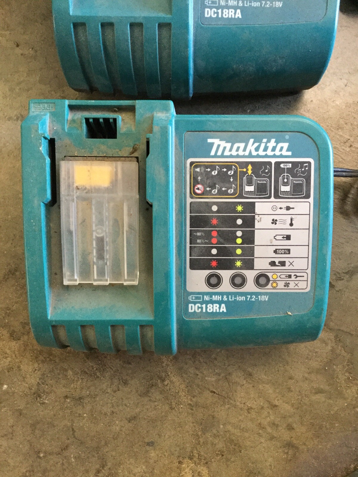 2 MAKITA DC18RA 110V, 7.2 – 18V NI-MH – LI-ION BATTERY FAST CHARGERS