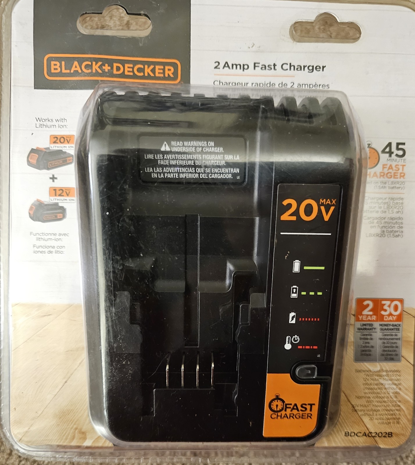 BLACK DECKER 12 Volt and 20 Volt Lithium-Ion Battery Fast Charger, BDCAC202B