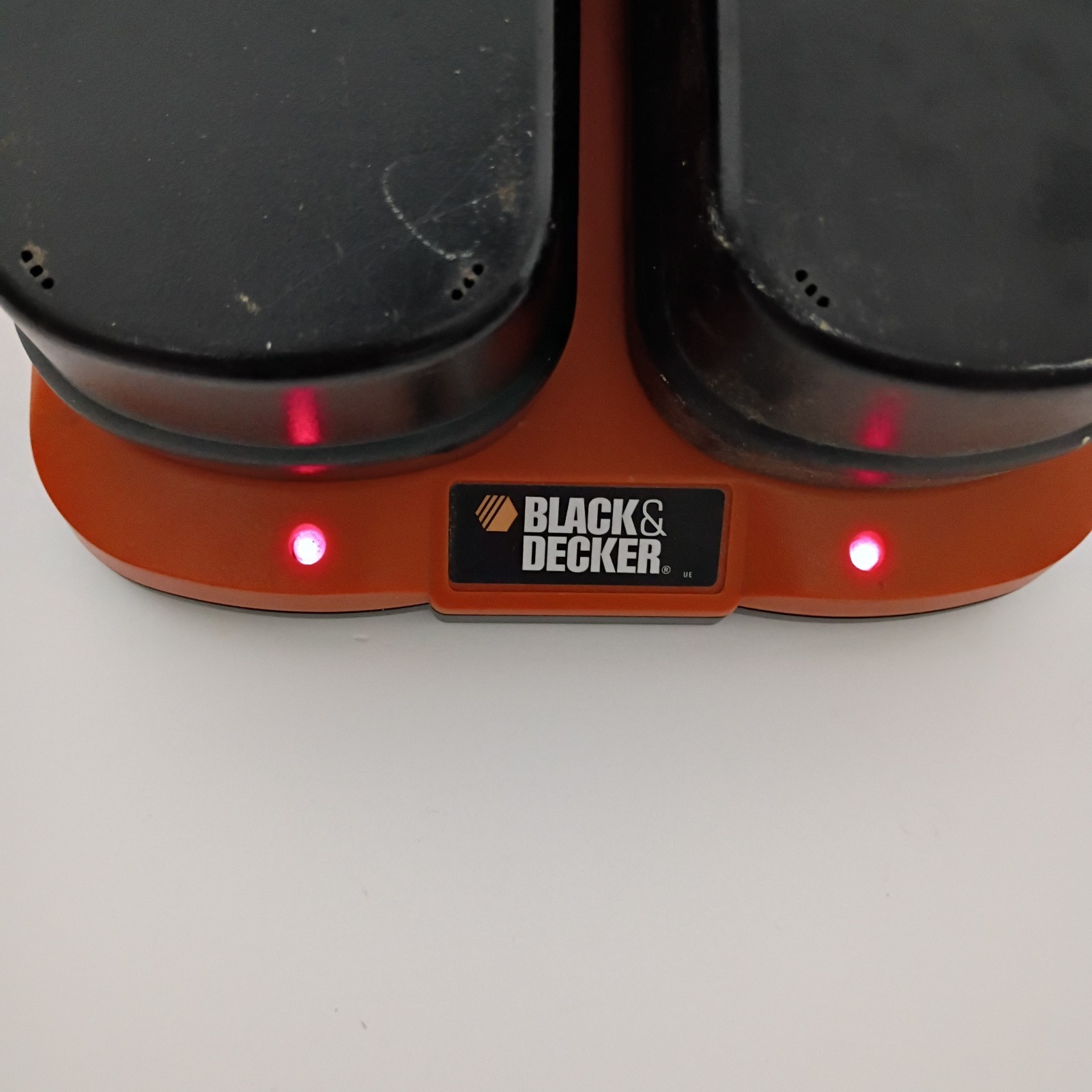 Black & Decker UD-18V2C Dual 18 Volt Battery Charger ONLY