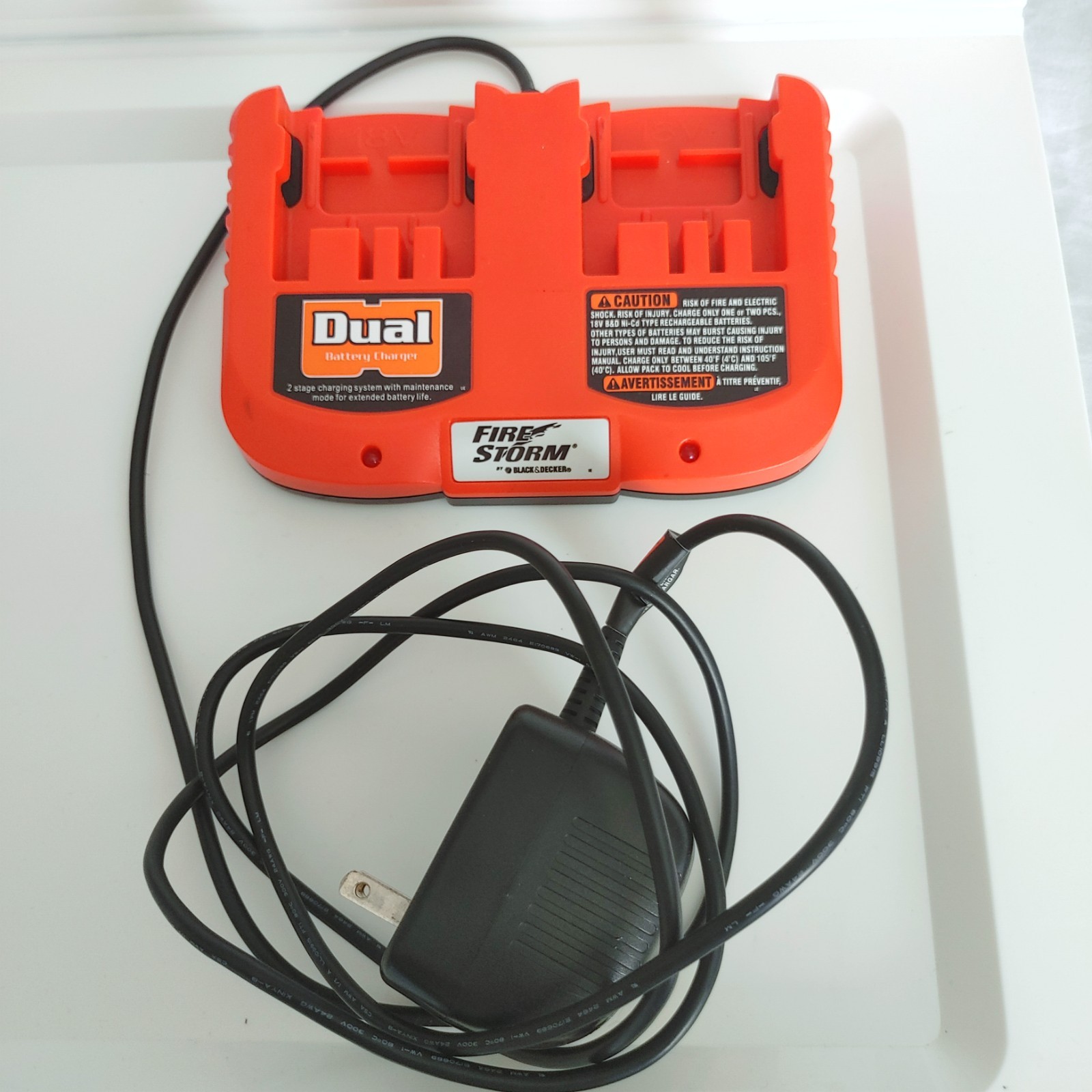 Black & Decker Fire Storm 18V Dual Port Battery Charger Model UD-18V2C Tested
