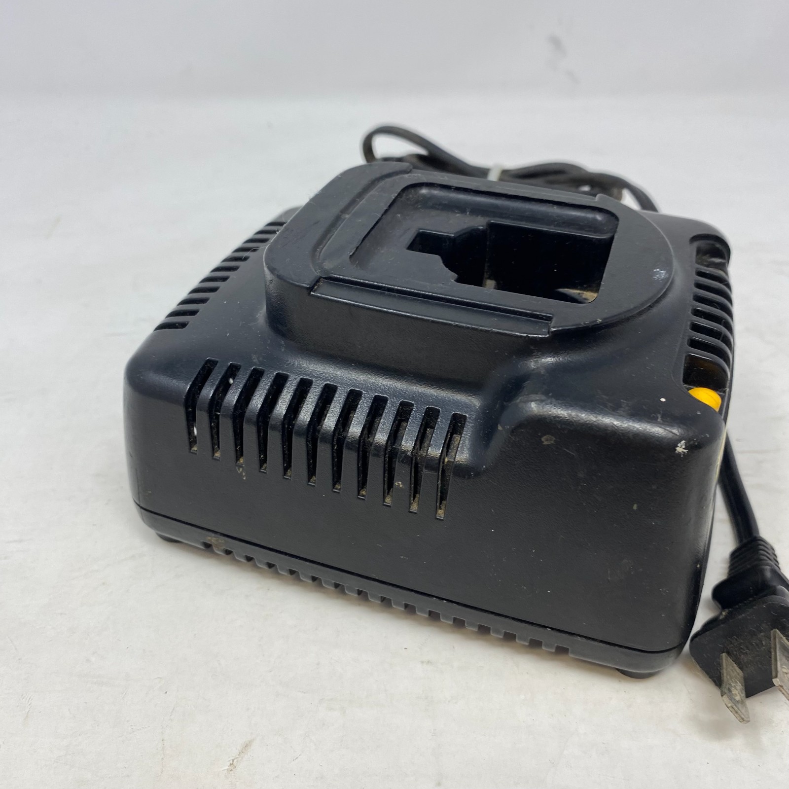 DeWalt DW9116 1 Hour NiCd Battery Charger 7.2V – 14.4V 18V WITH TUNE UP BUTTON